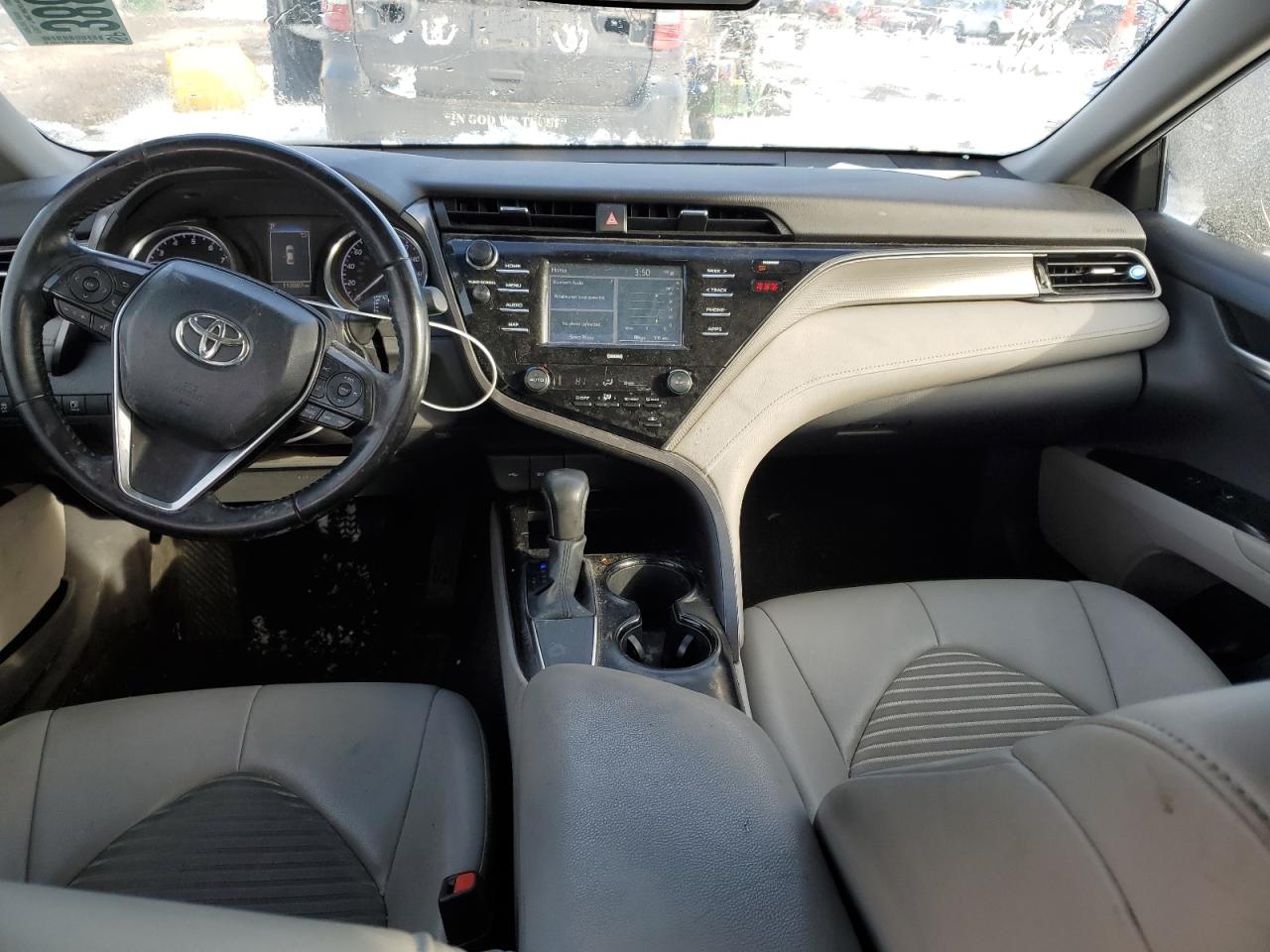 2020 TOYOTA CAMRY SE photo 8