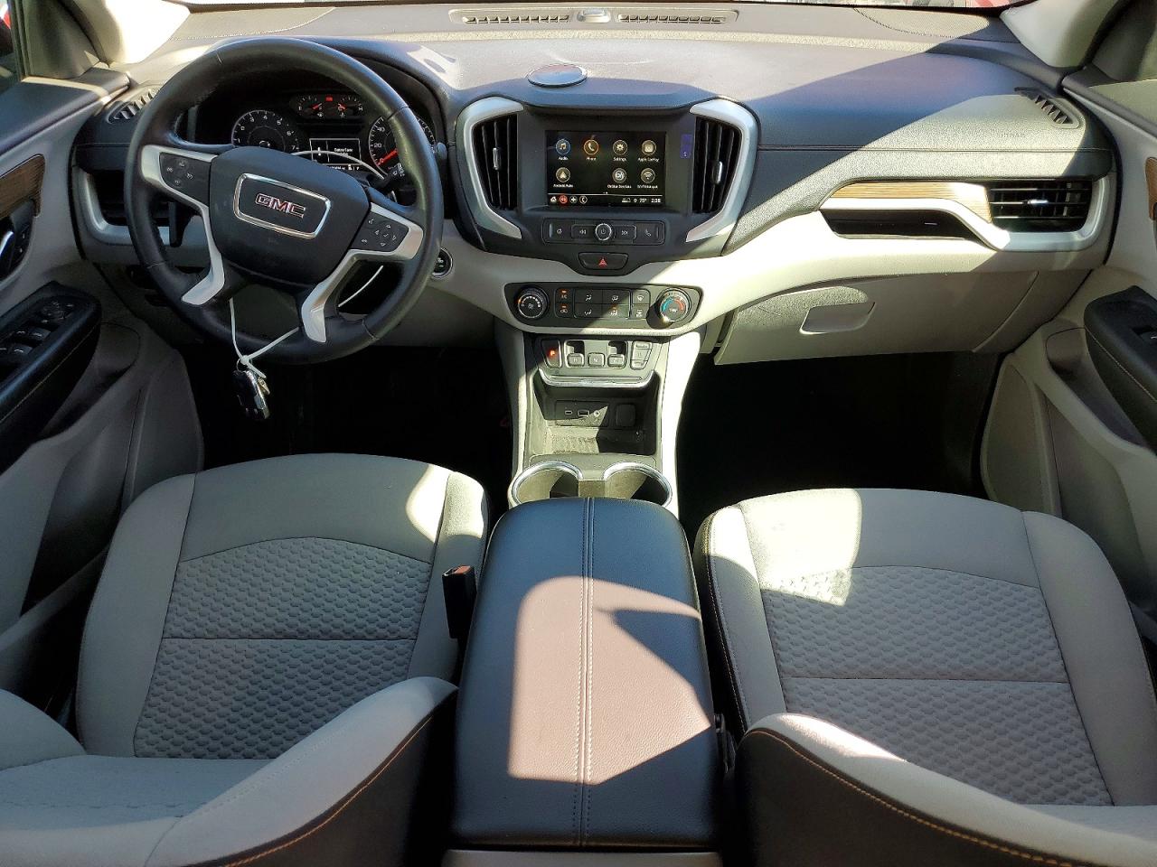 2018 GMC TERRAIN SLE photo 8