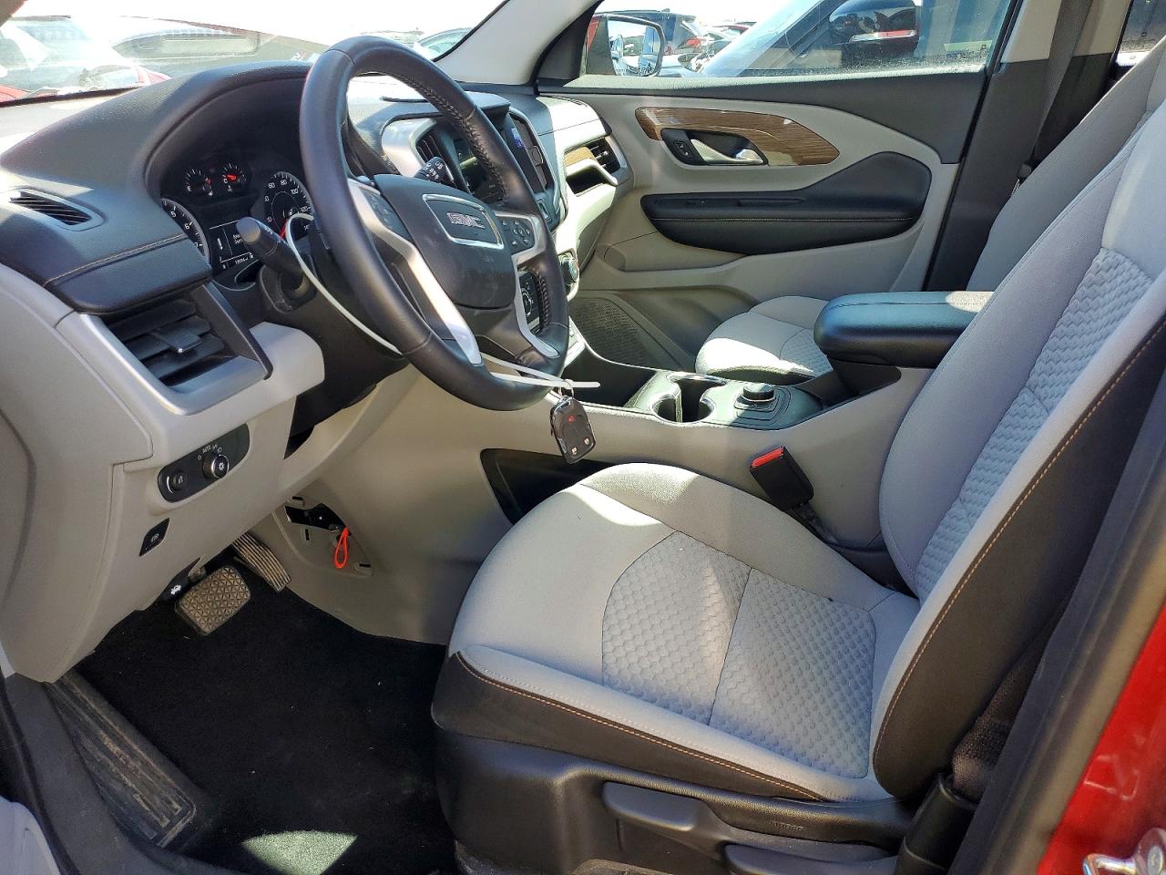 2018 GMC TERRAIN SLE photo 7