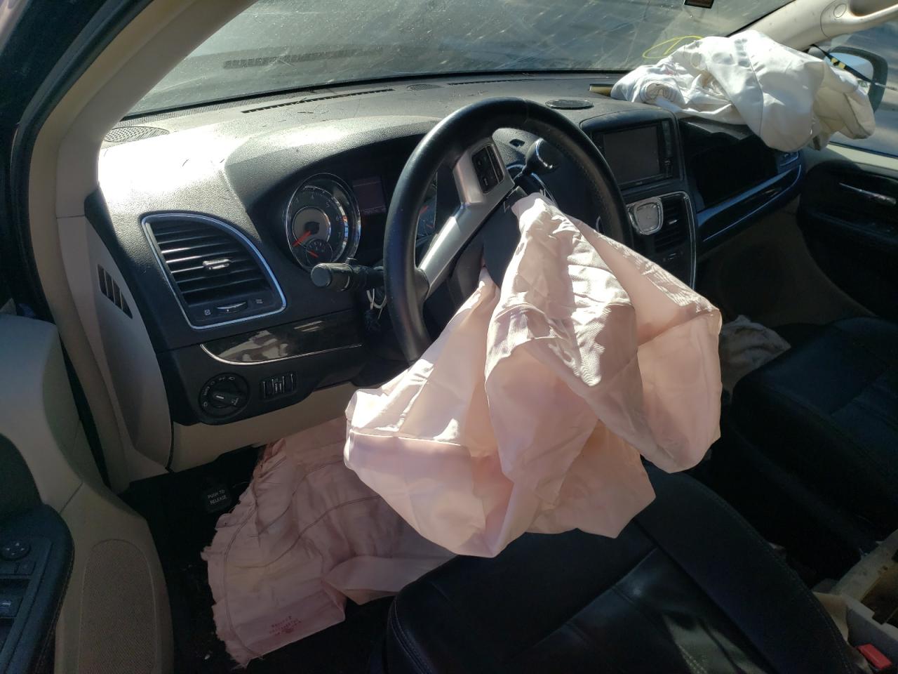 2013 CHRYSLER TOWN & COUNTRY TOURING photo 8
