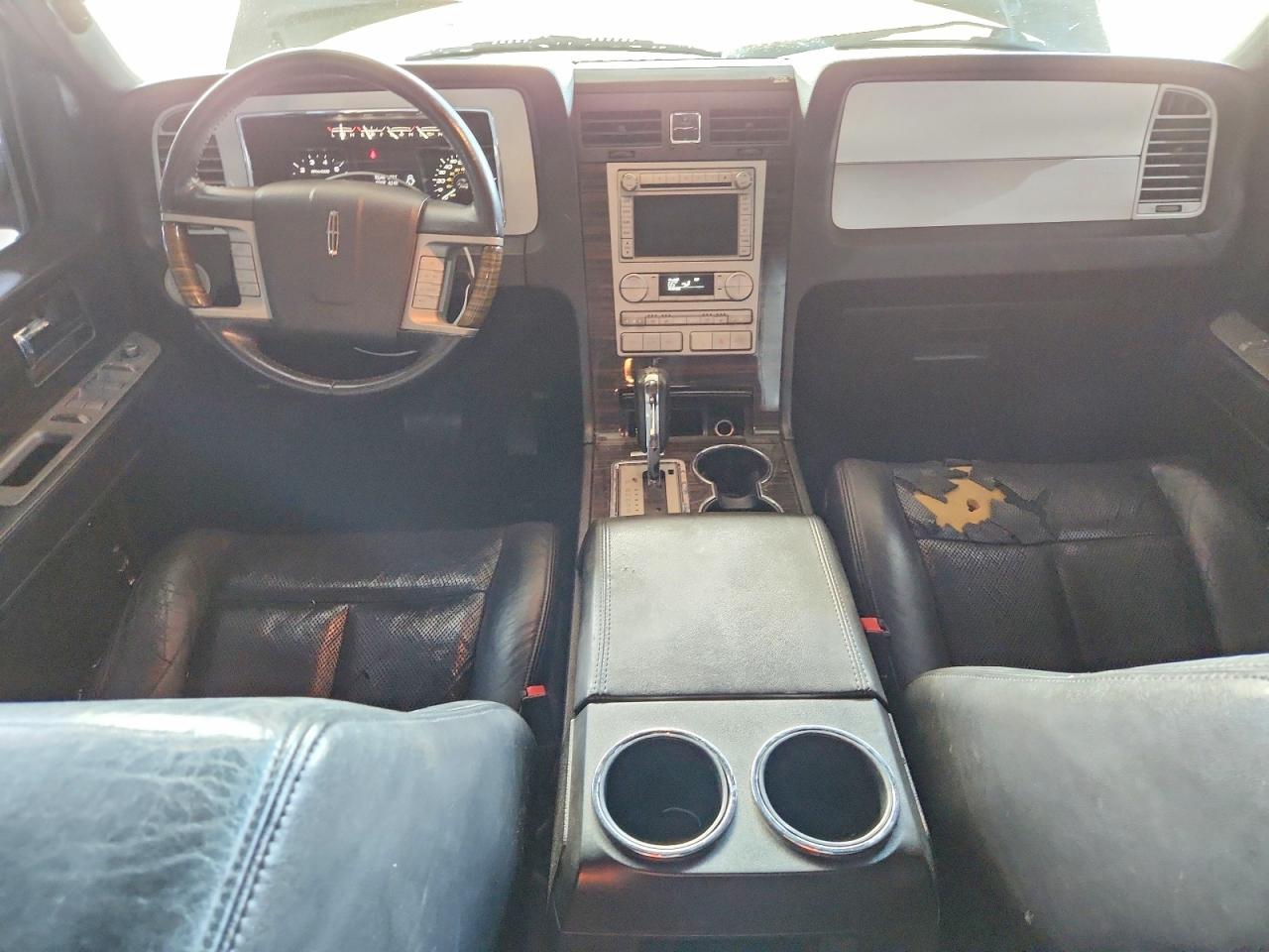 2010 LINCOLN NAVIGATOR photo 15