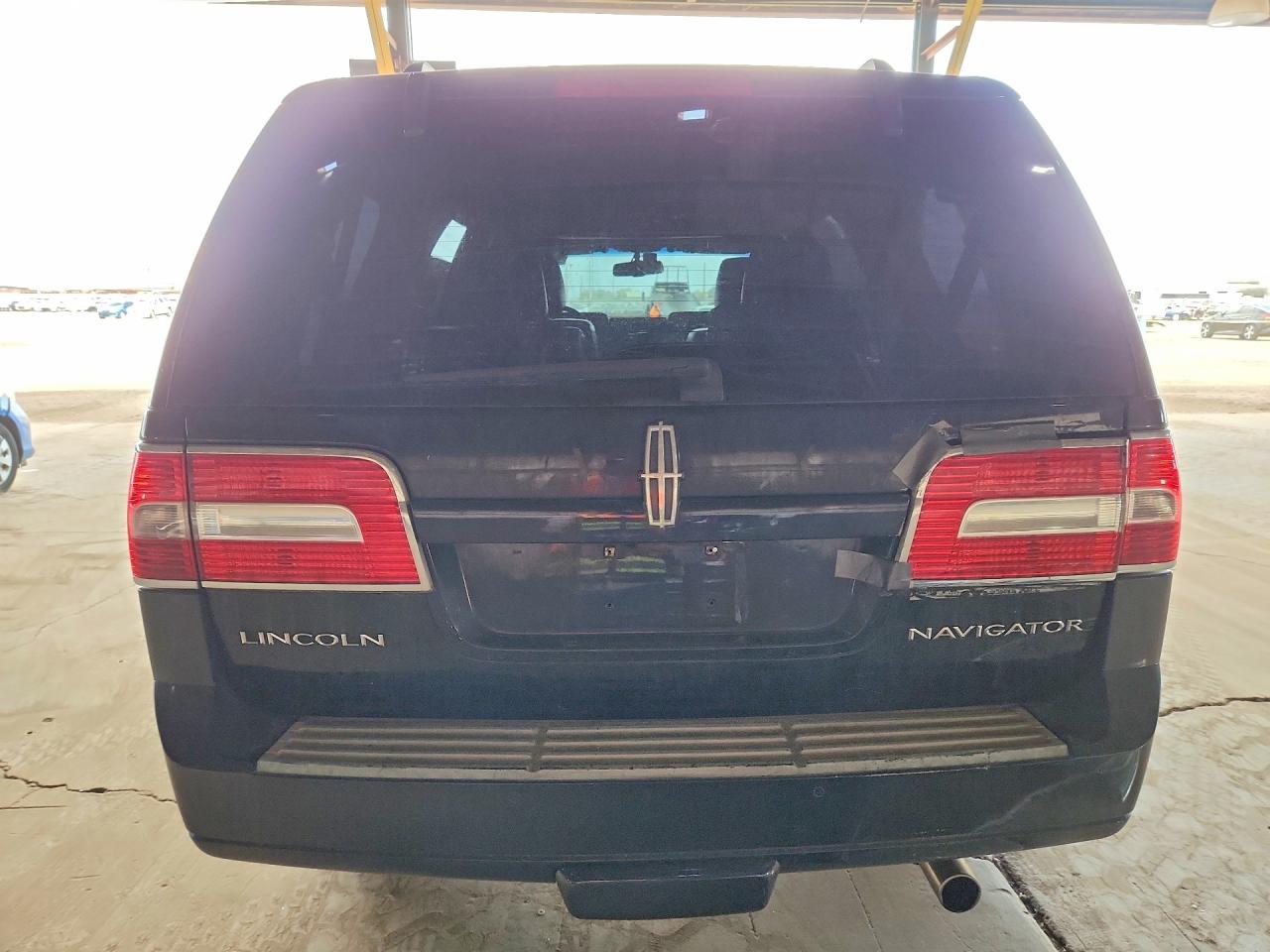 2010 LINCOLN NAVIGATOR photo 11