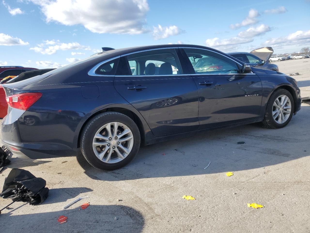 2017 CHEVROLET MALIBU LT photo 5