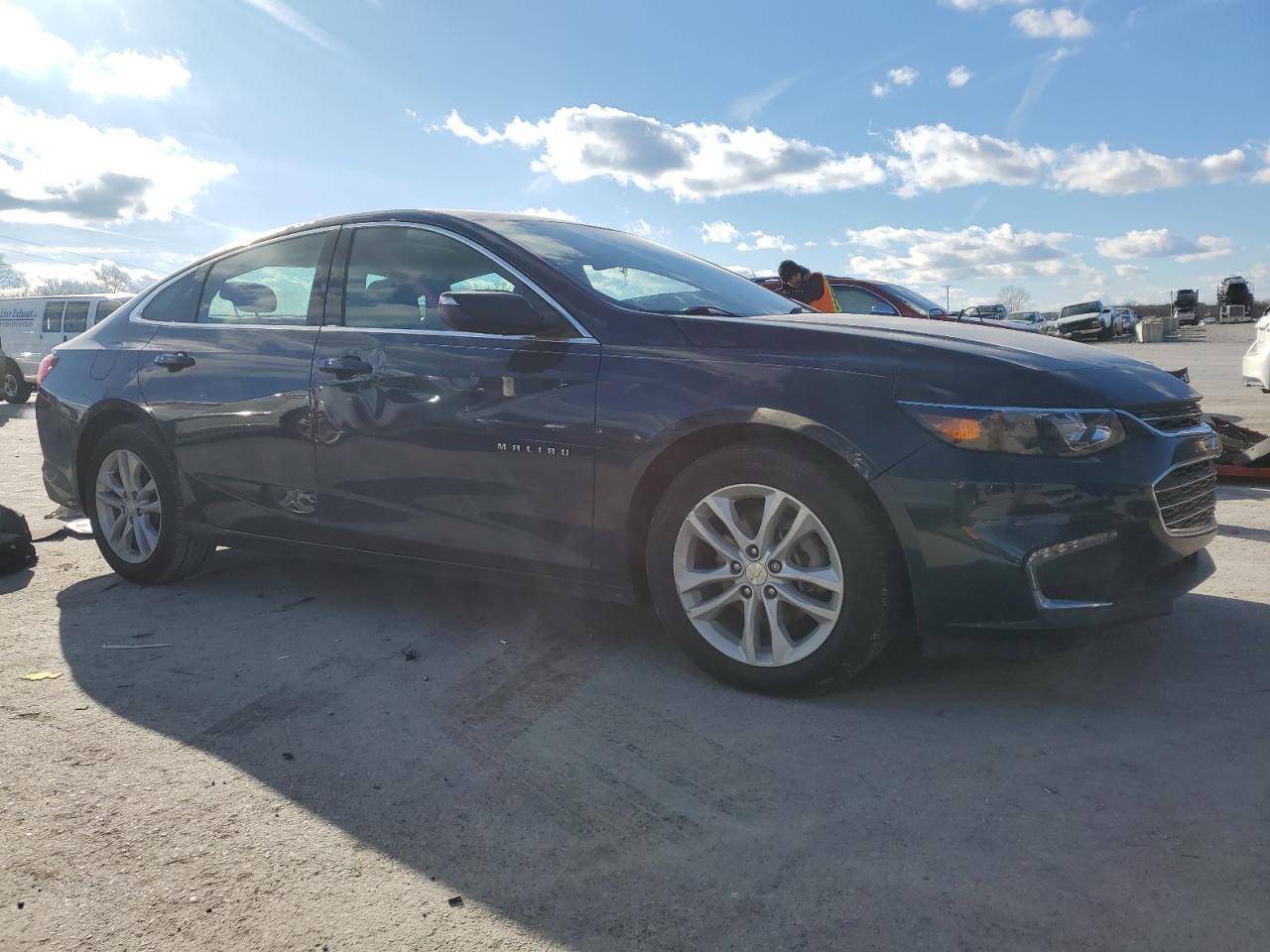 2017 CHEVROLET MALIBU LT photo 7