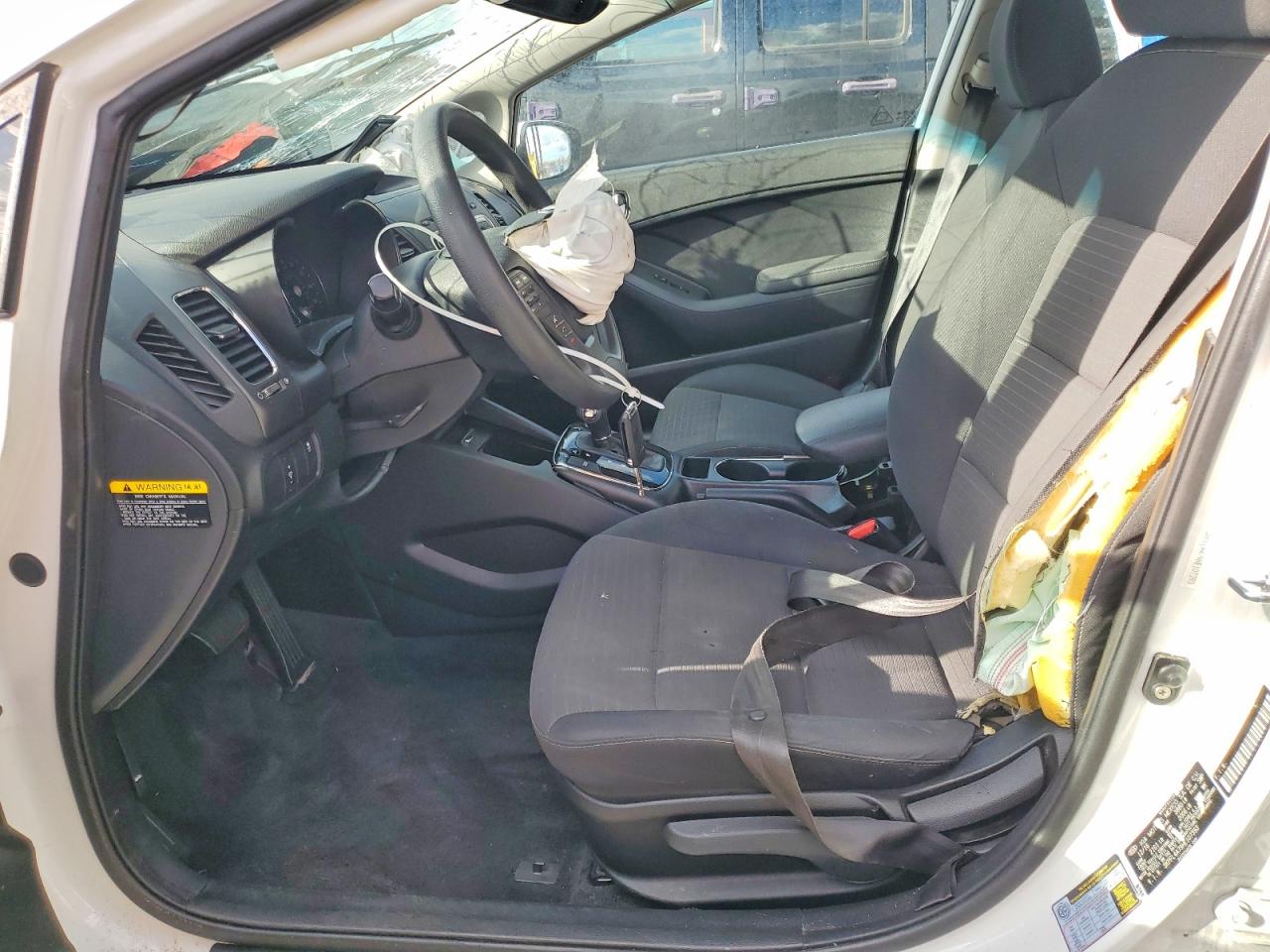 2017 KIA FORTE LX photo 19
