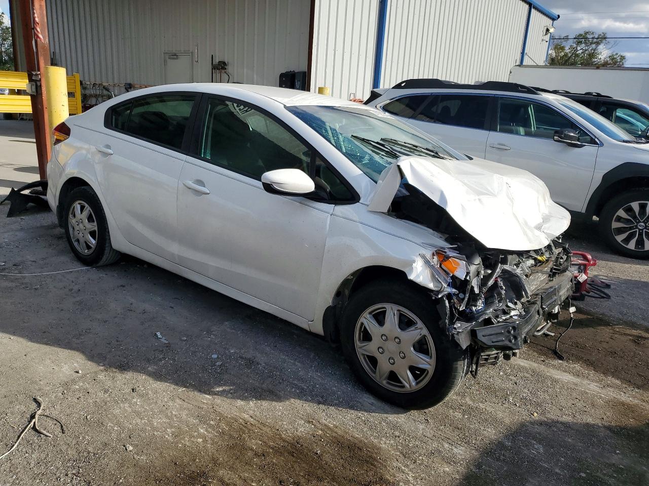 2017 KIA FORTE LX photo 10