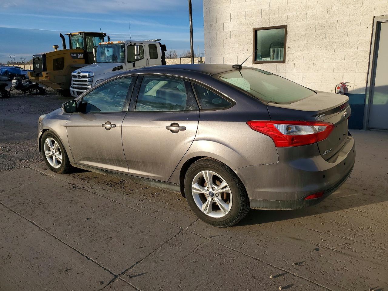 2014 FORD FOCUS SE photo 2