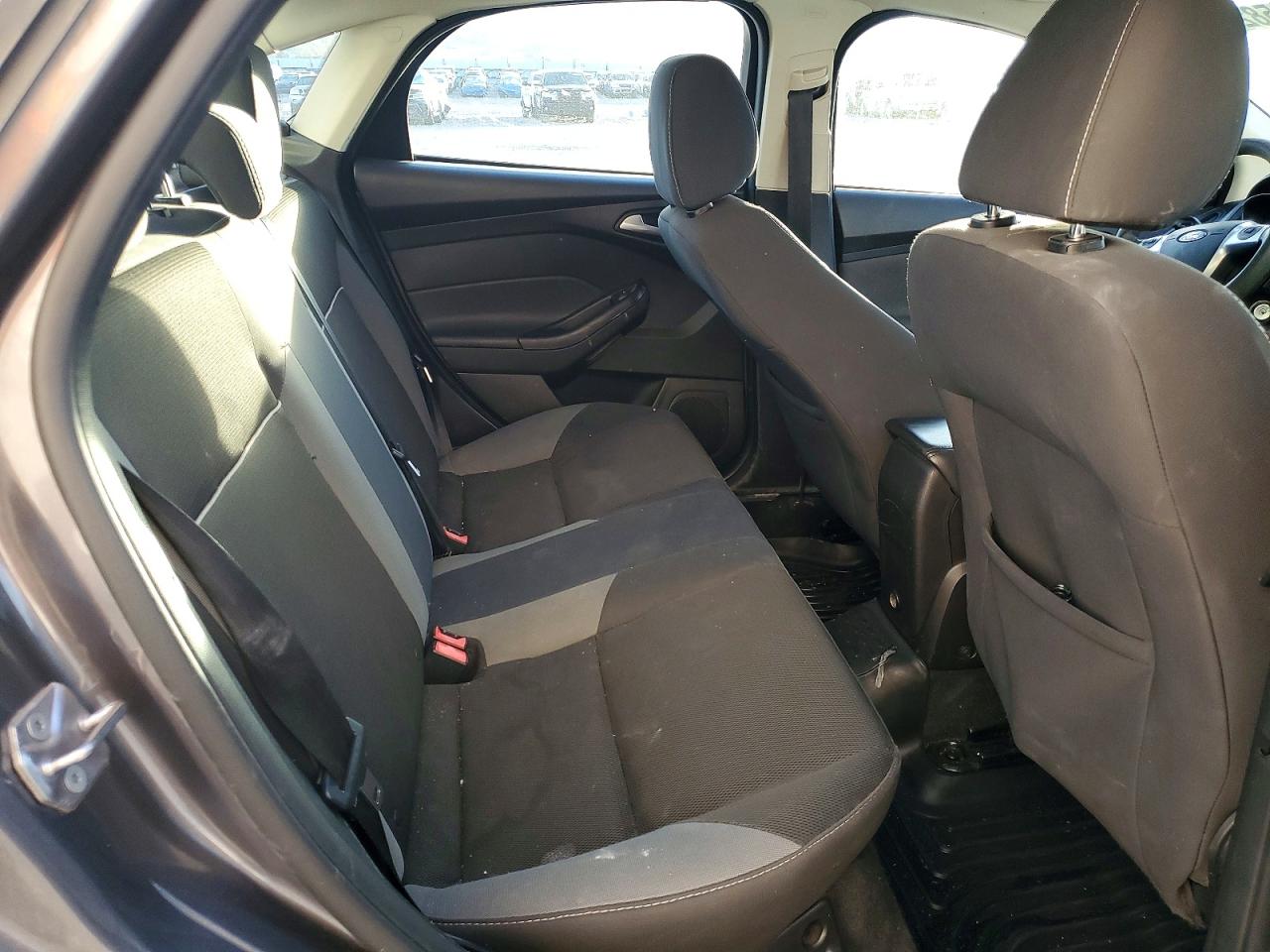 2014 FORD FOCUS SE photo 10