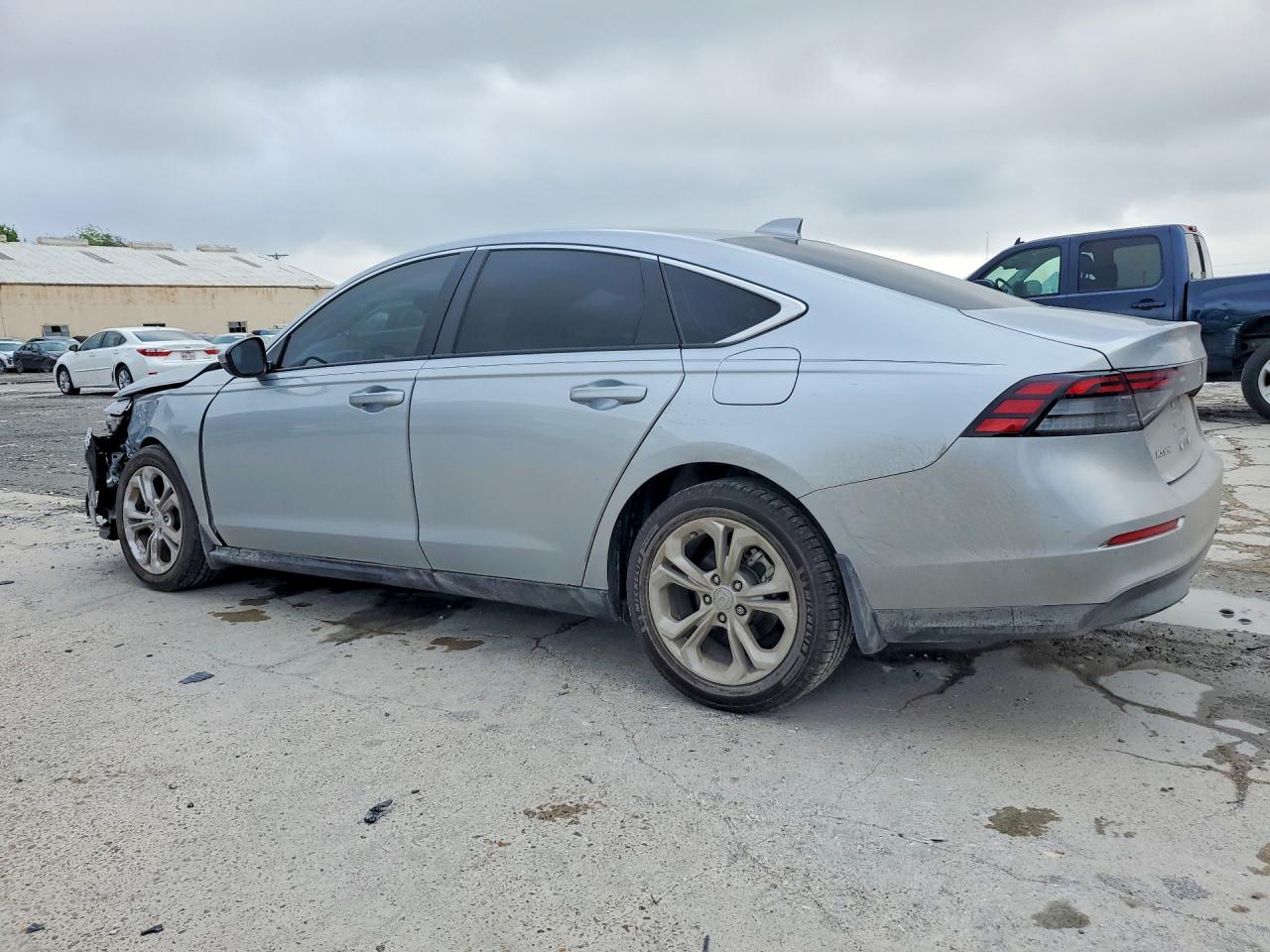 2025 HONDA ACCORD LX photo 3