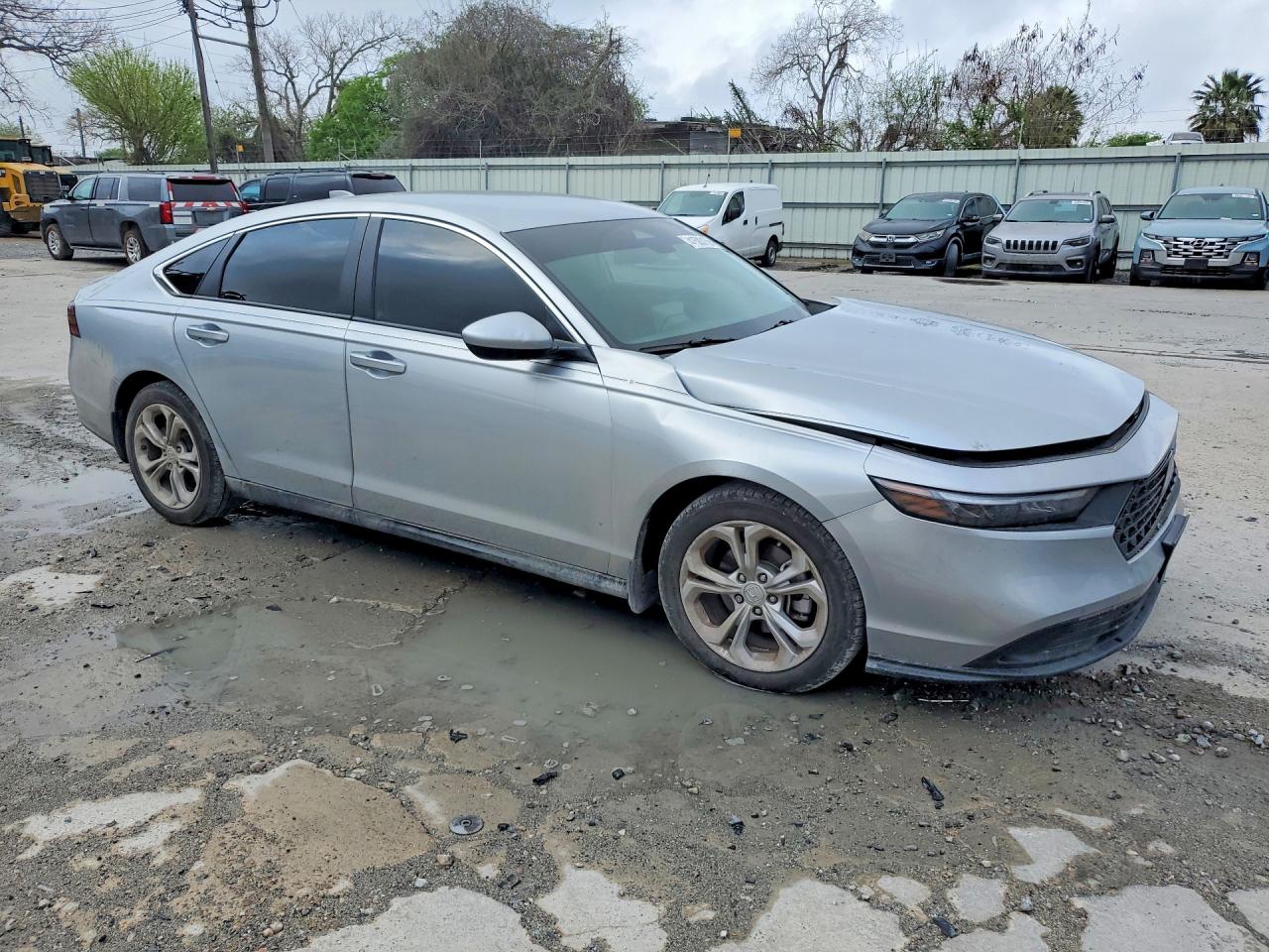 2025 HONDA ACCORD LX photo 7