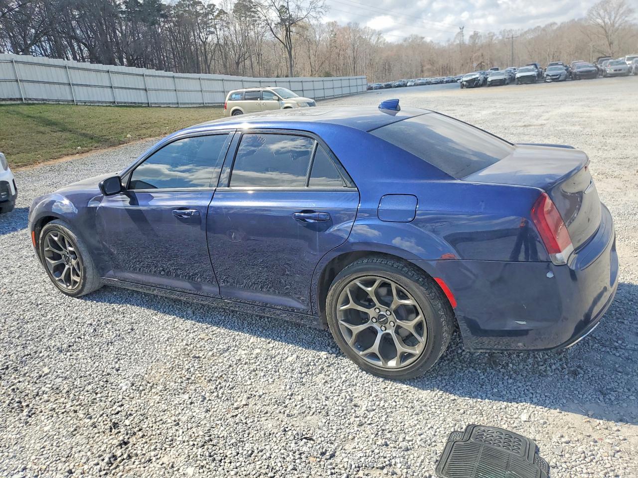 2015 CHRYSLER 300 S photo 3