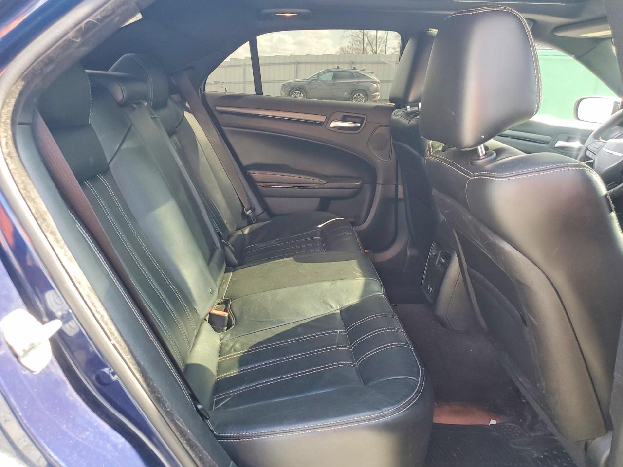 2015 CHRYSLER 300 S photo 19