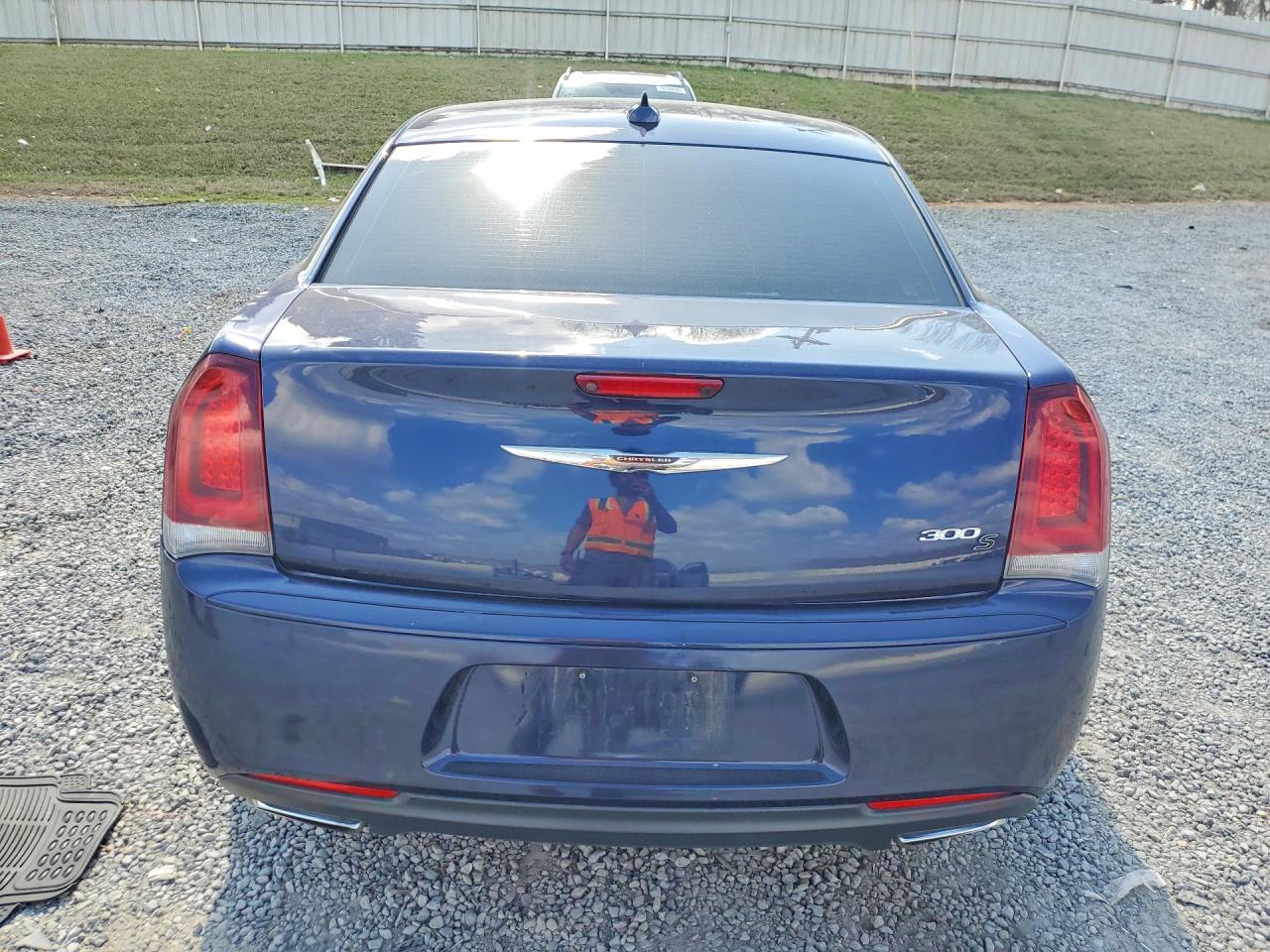 2015 CHRYSLER 300 S photo 11