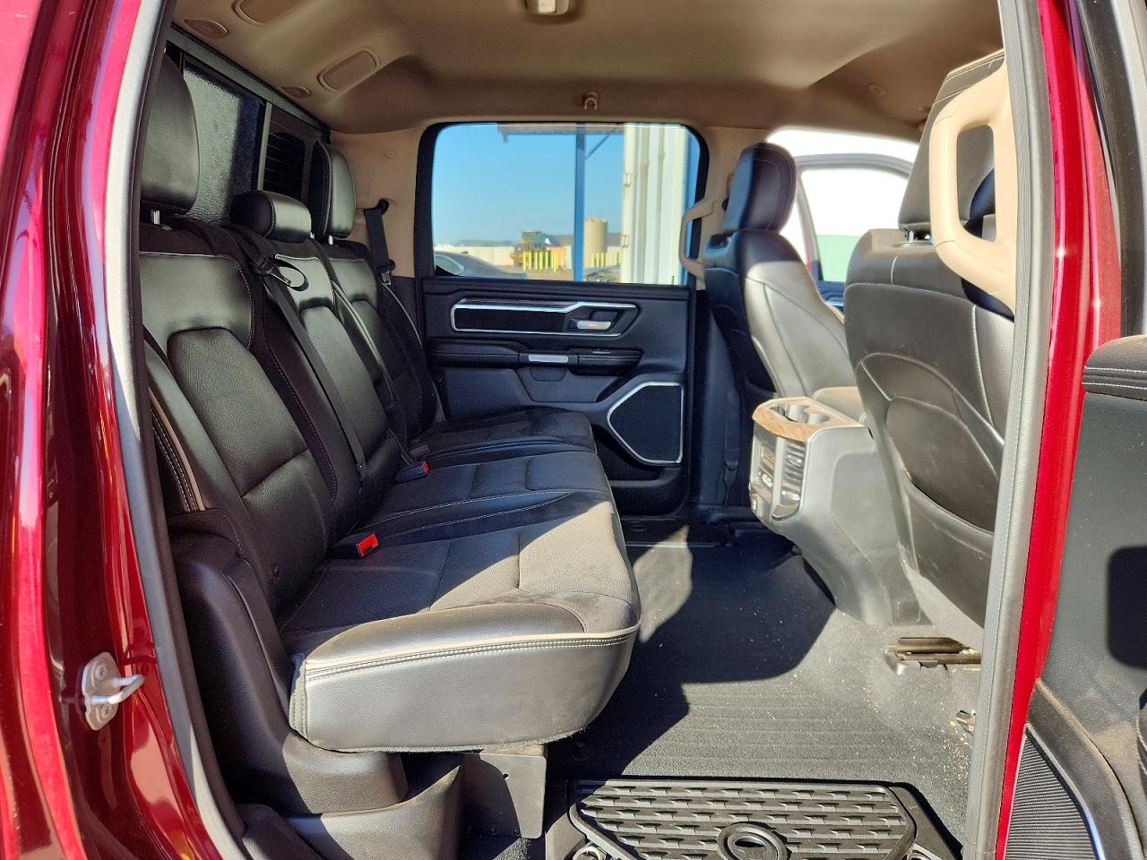2019 RAM 1500 LARAMIE photo 19