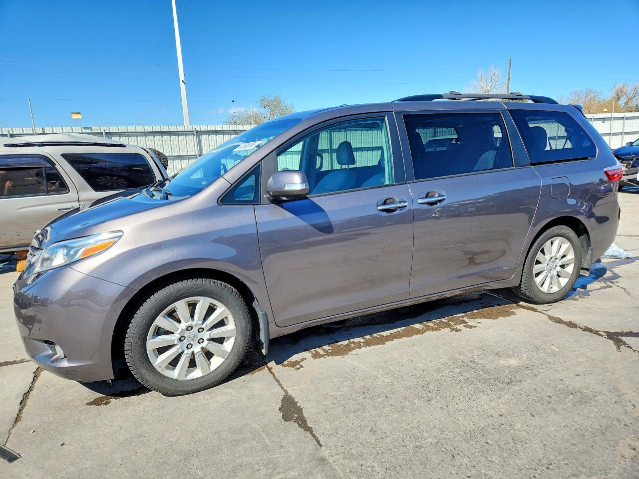 2015 TOYOTA SIENNA