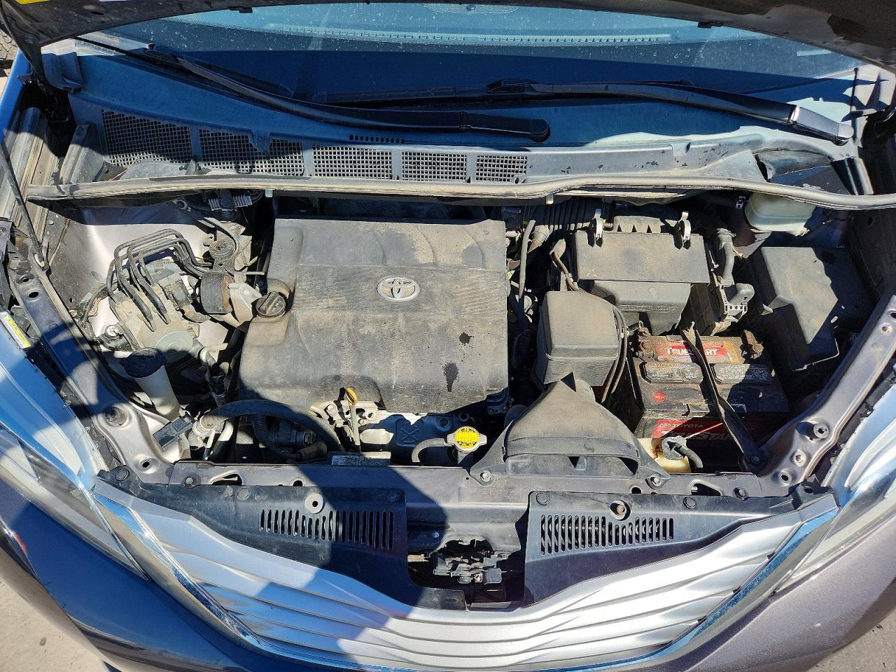 2015 TOYOTA SIENNA LIMITED PREMIUM 7-PASSENGER photo 12