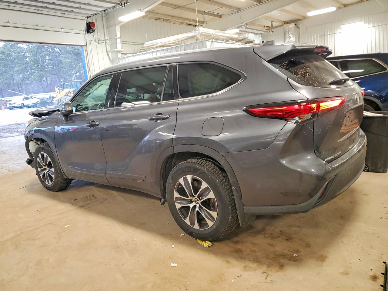 2022 TOYOTA HIGHLANDER HYBRID XLE photo 3