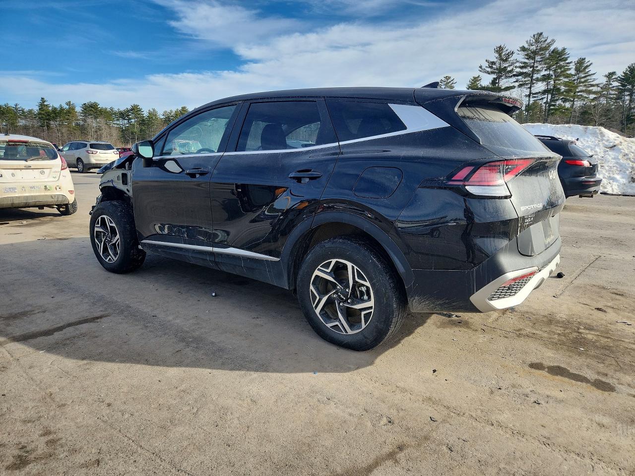 2025 KIA SPORTAGE photo 3