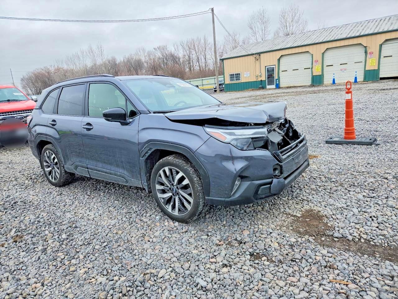 2025 SUBARU FORESTER TOURING photo 7