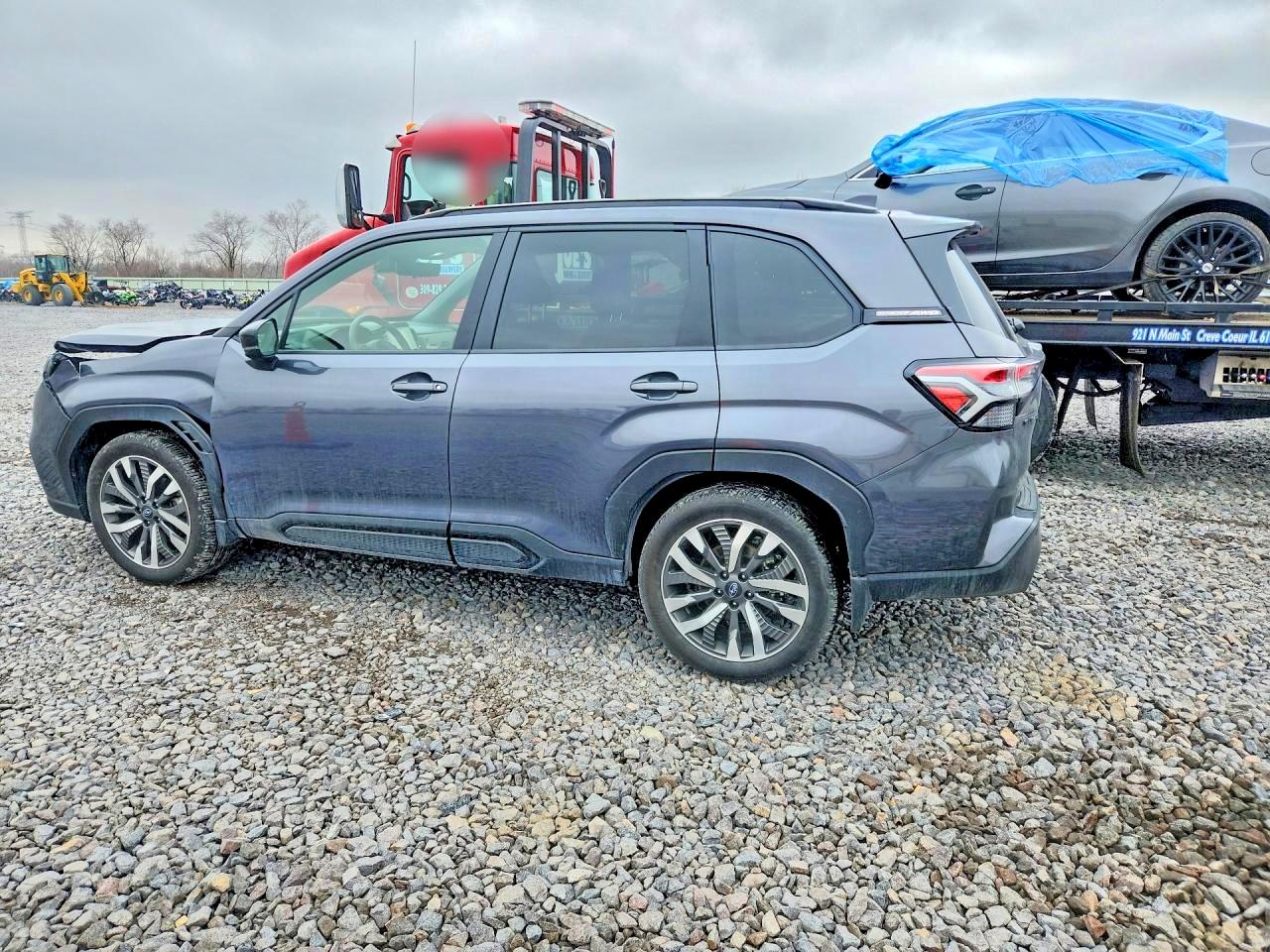 2025 SUBARU FORESTER TOURING photo 3