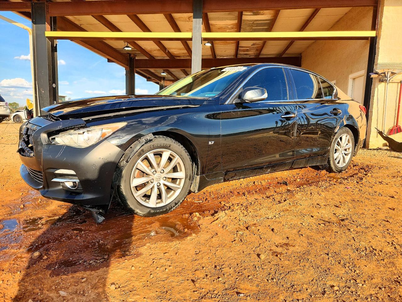 2015 INFINITI Q50