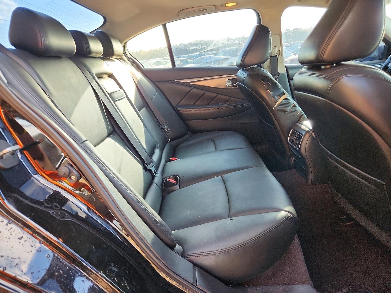 2015 INFINITI Q50 BASE photo 10