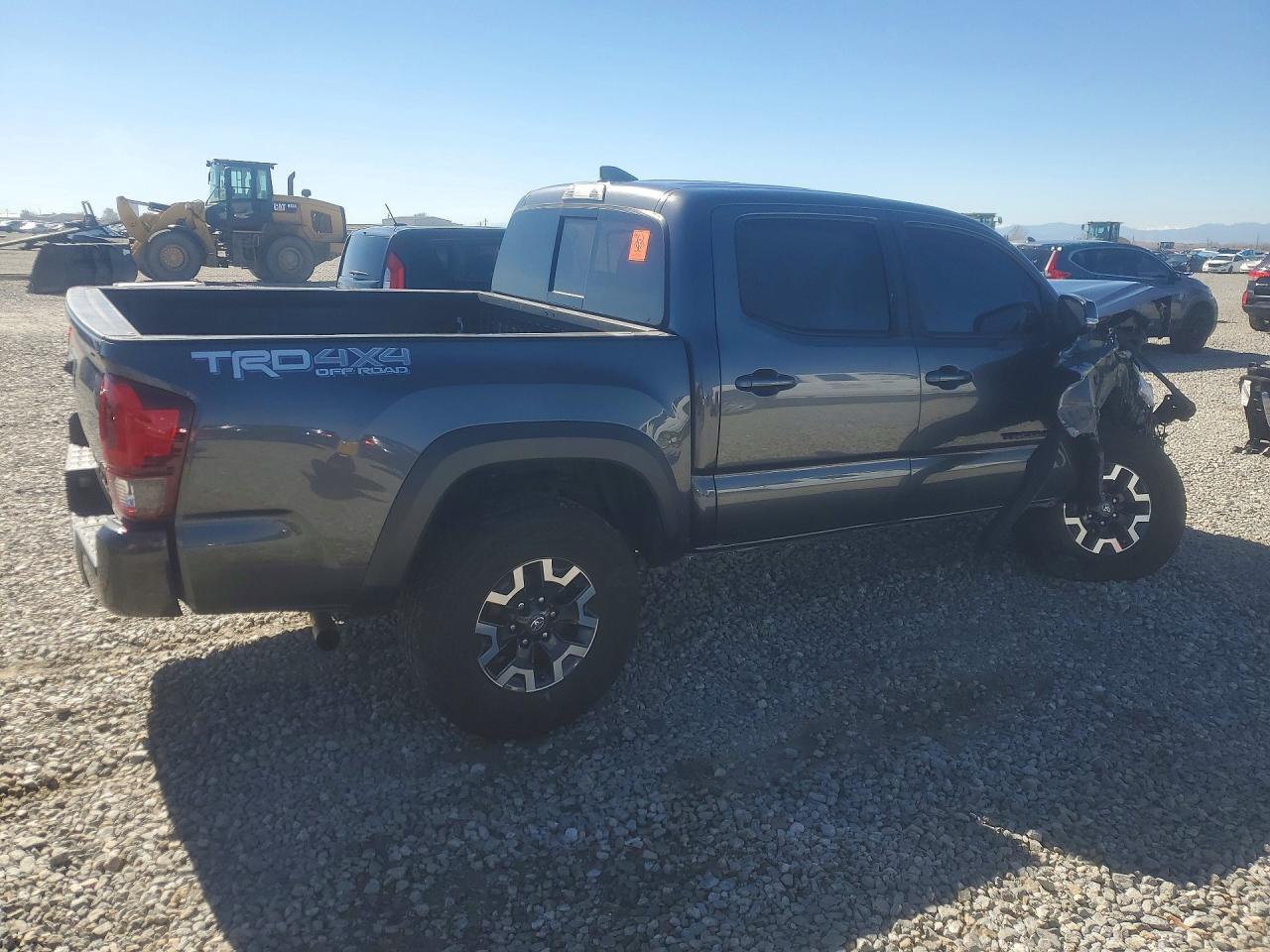 2019 TOYOTA TACOMA TRD OFF-ROAD photo 3