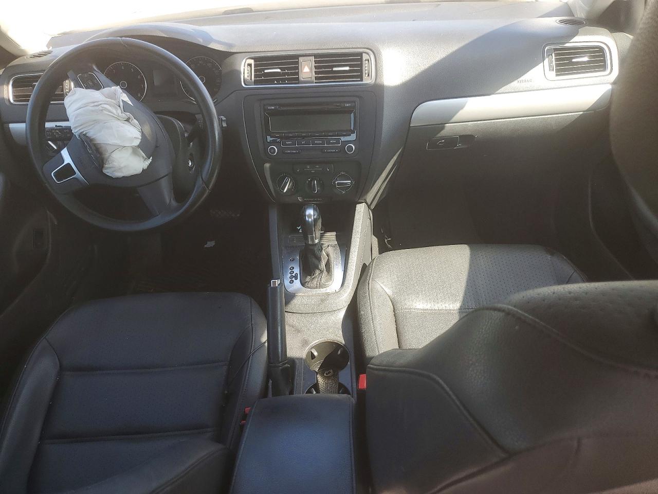 2014 VOLKSWAGEN JETTA SE photo 8