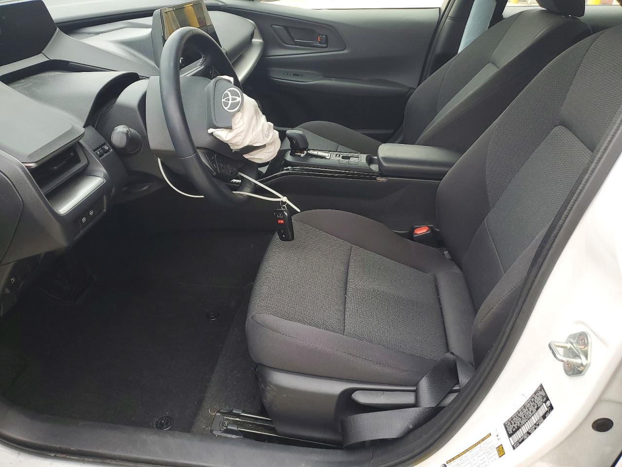 2024 TOYOTA PRIUS LE photo 13
