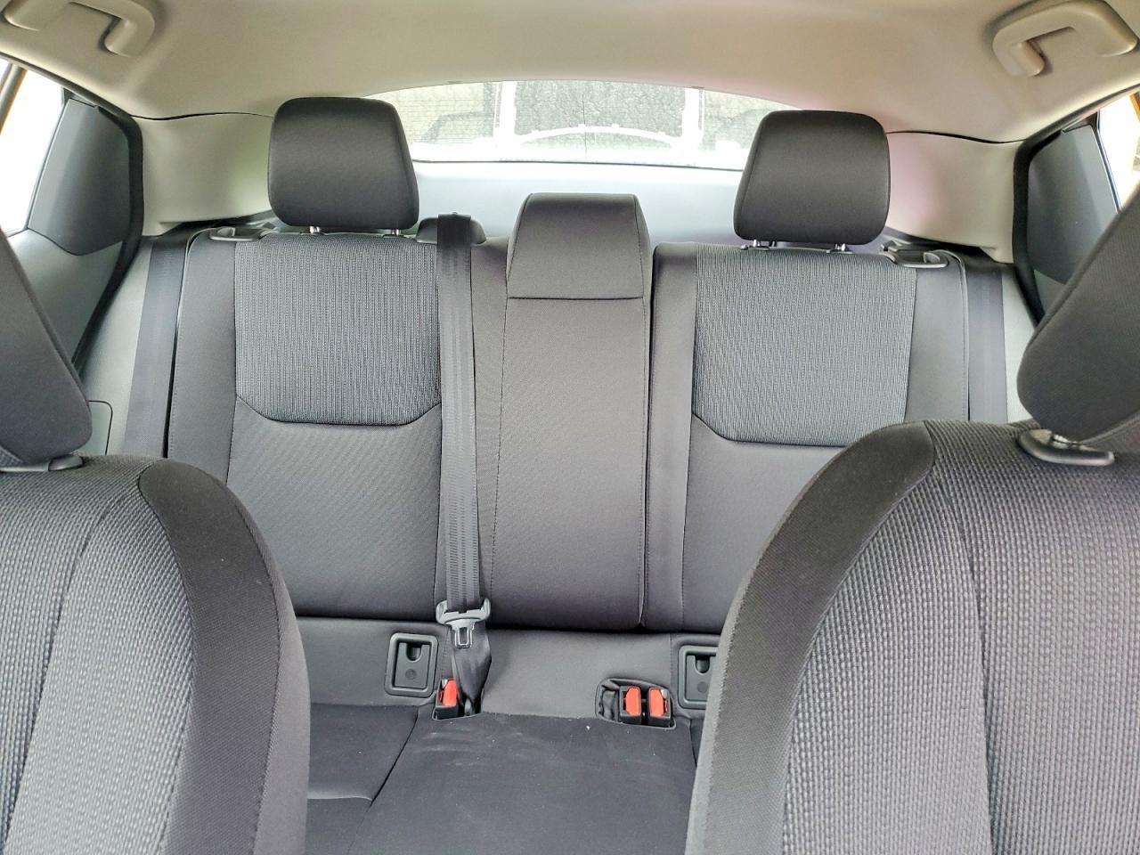2024 TOYOTA PRIUS LE photo 19