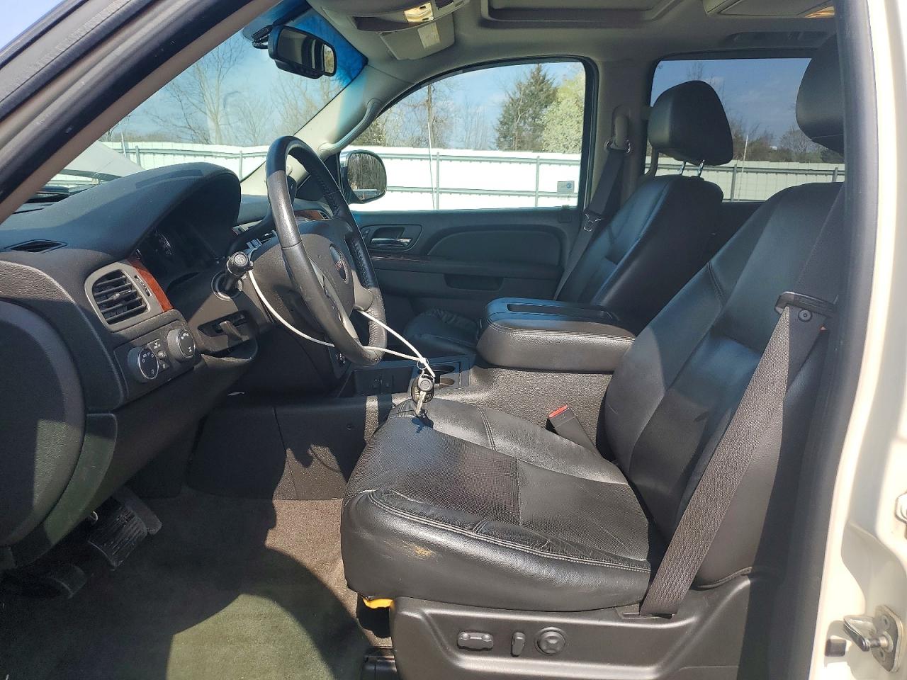 2010 GMC YUKON XL K1500 SLT photo 19