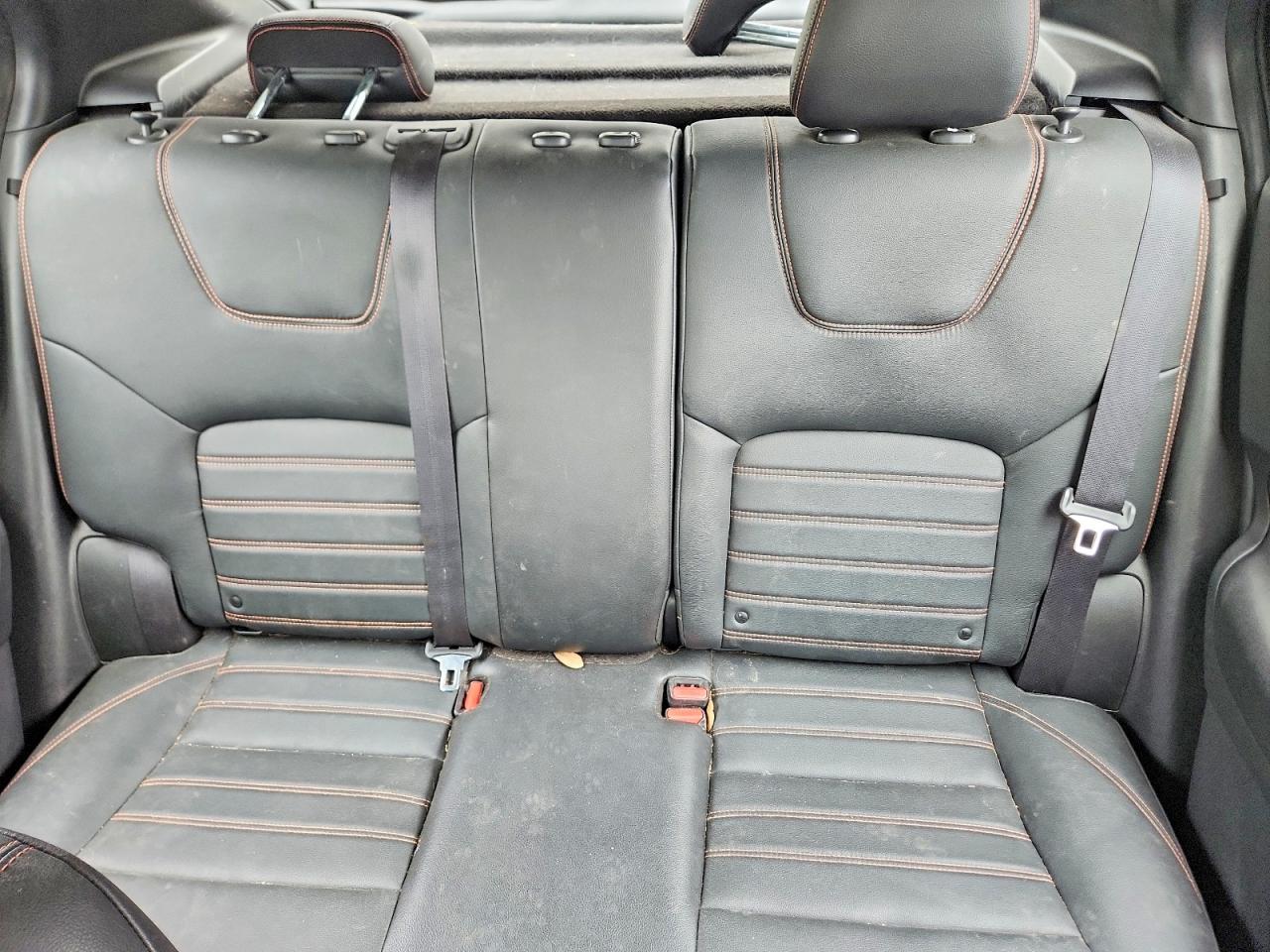 2019 NISSAN KICKS SR photo 19