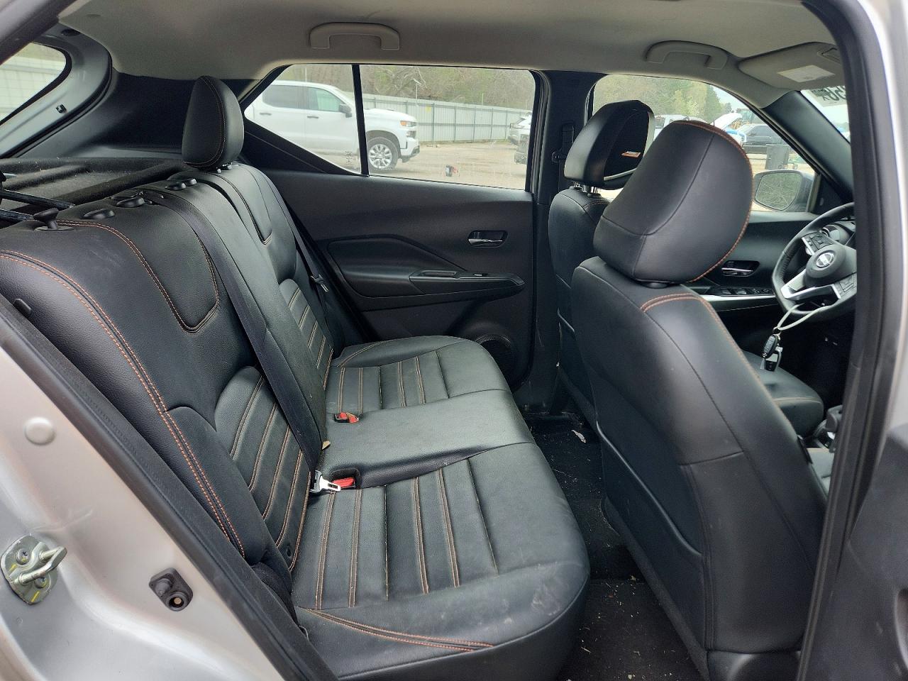 2019 NISSAN KICKS SR photo 21