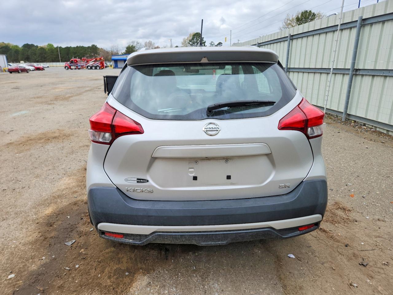 2019 NISSAN KICKS SR photo 11