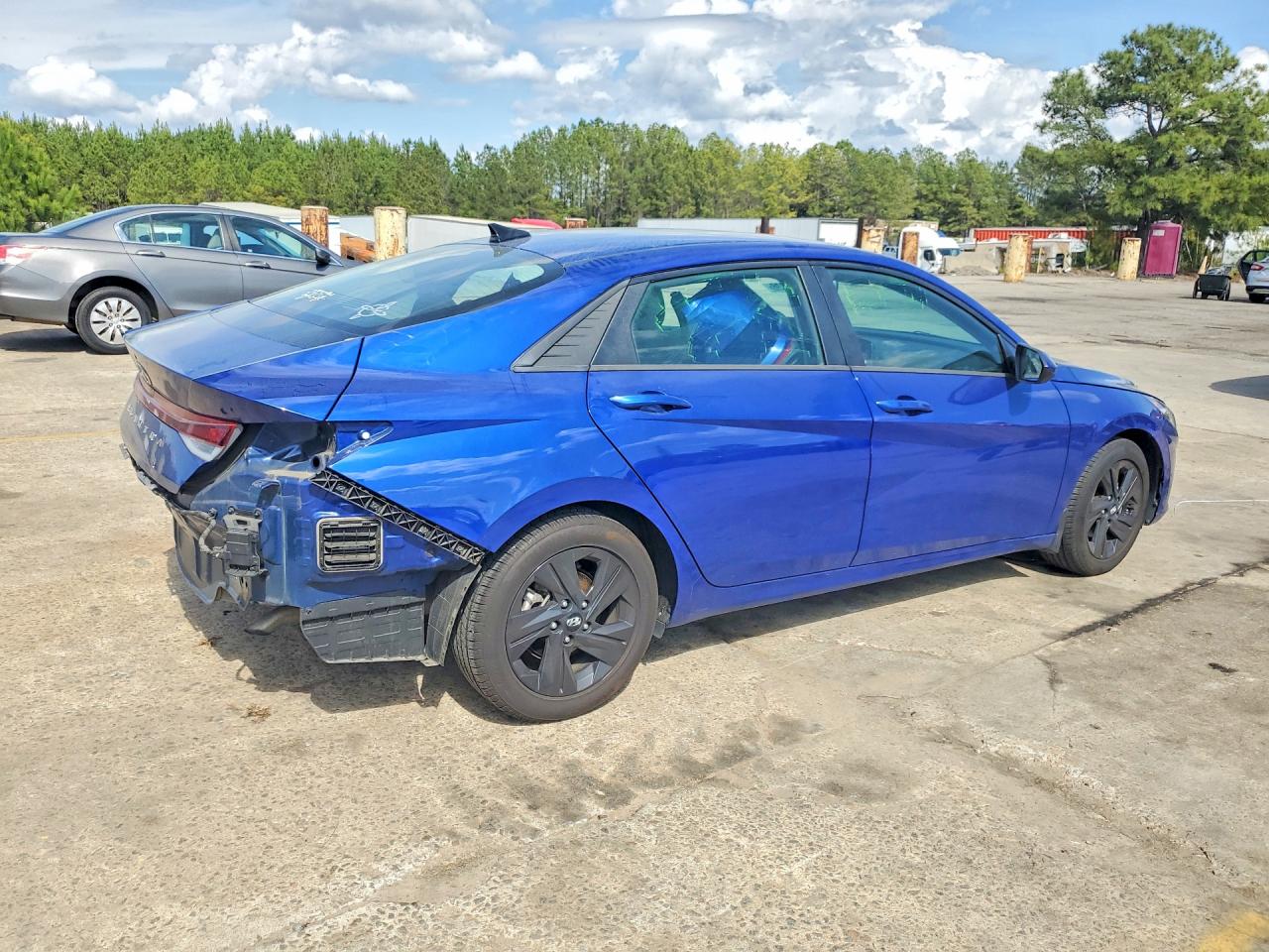2022 HYUNDAI ELANTRA SEL photo 3