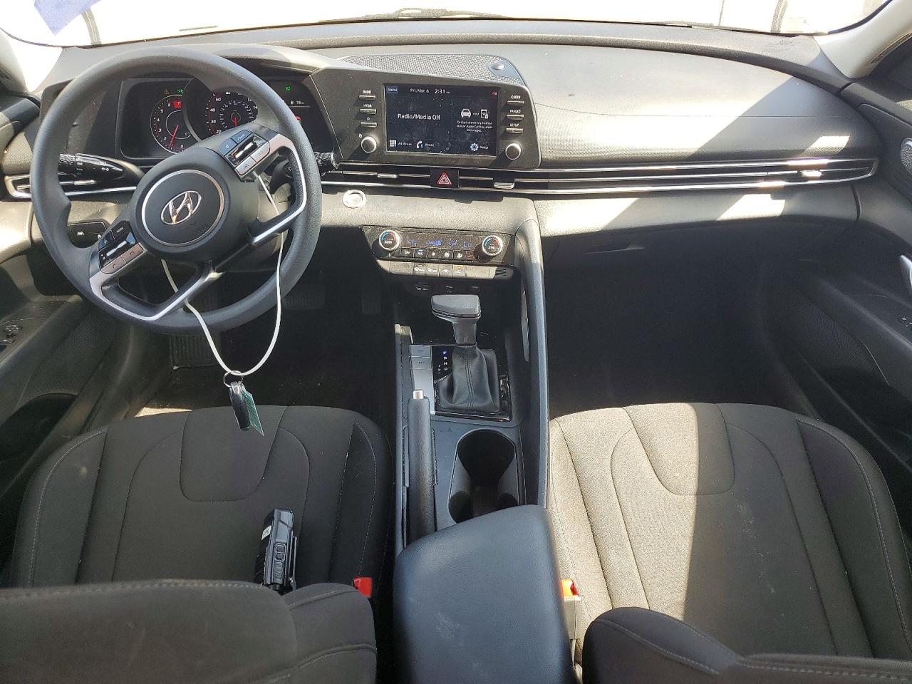 2022 HYUNDAI ELANTRA SEL photo 8