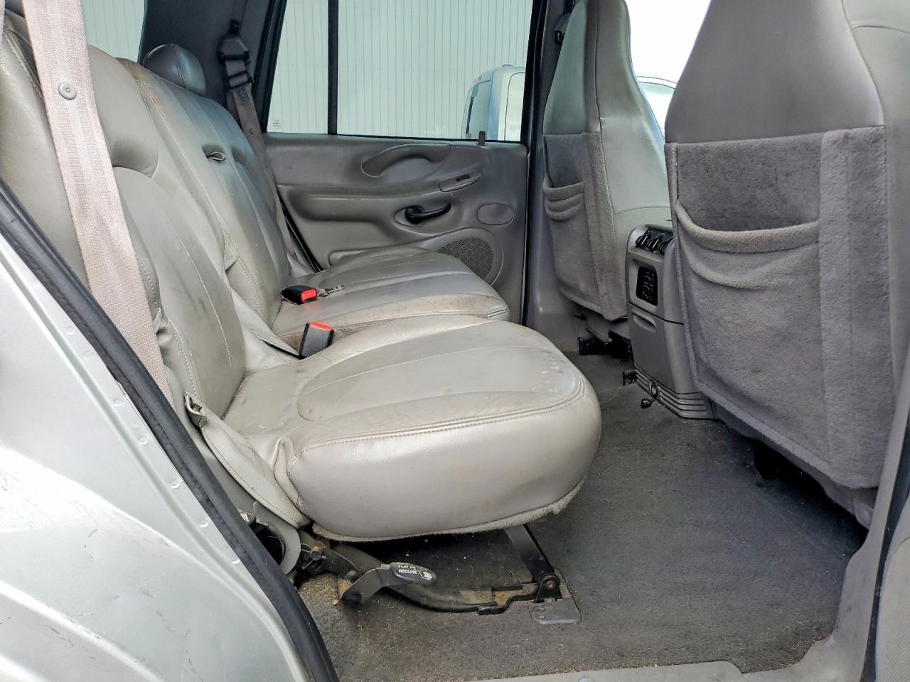 2001 FORD EXPEDITION XLT photo 31