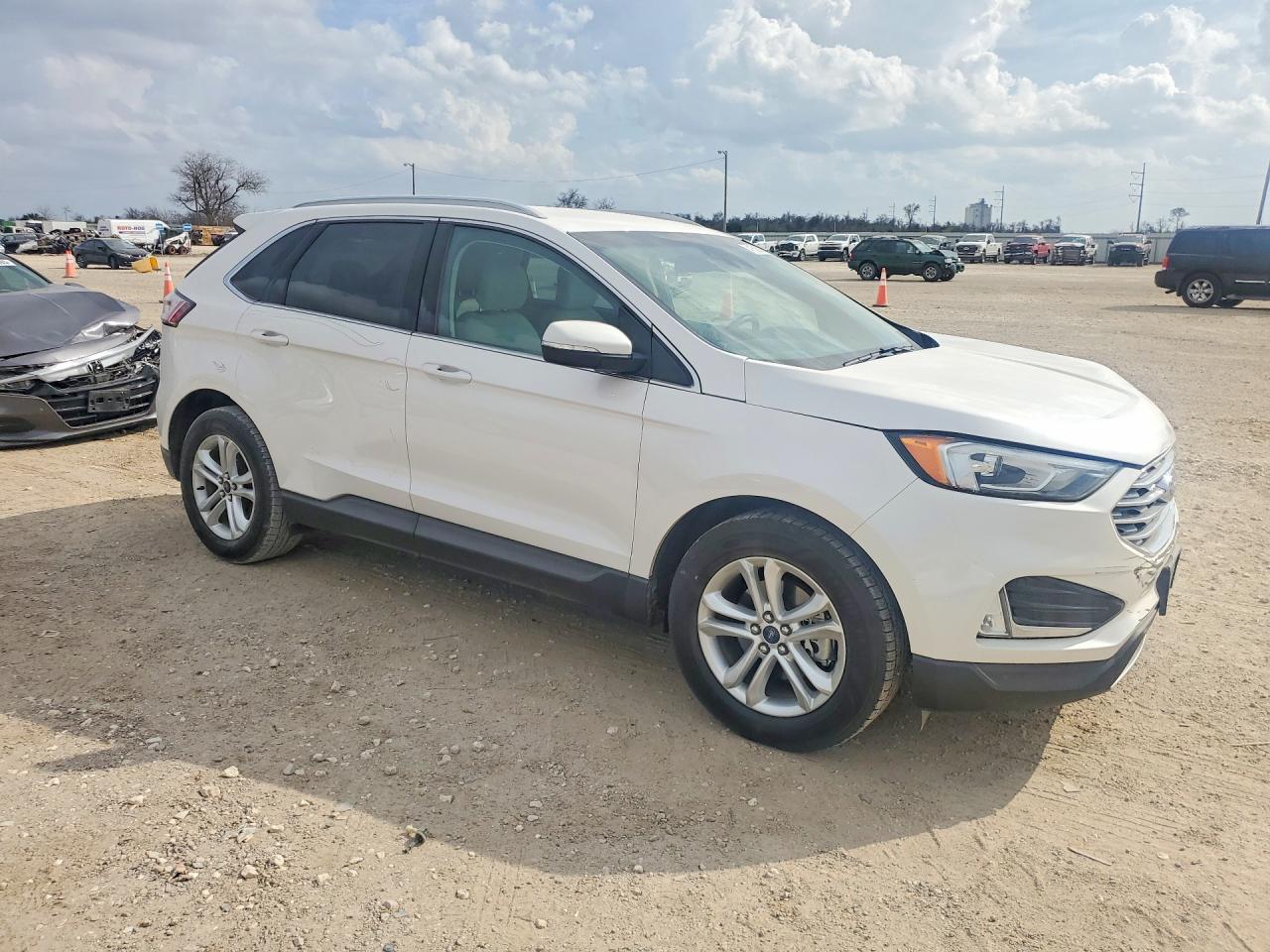 2019 FORD EDGE SEL photo 4