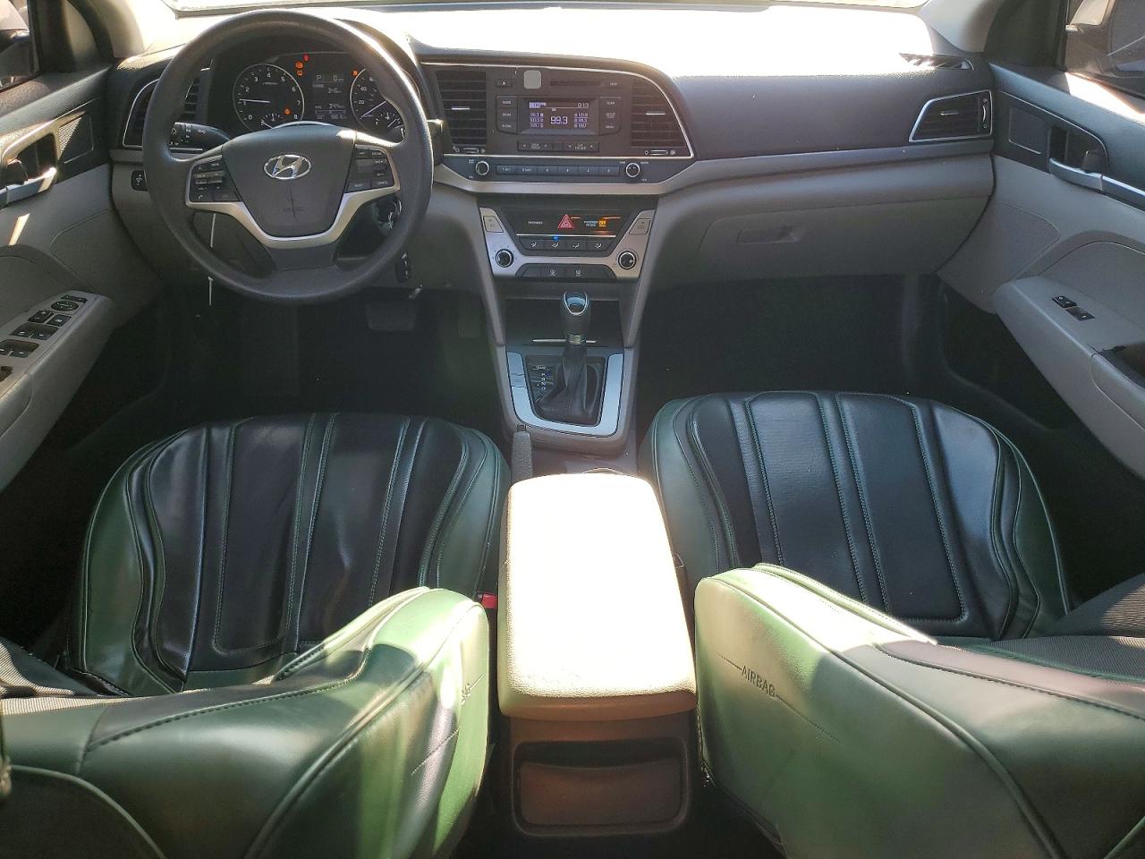 2017 HYUNDAI ELANTRA SE photo 8