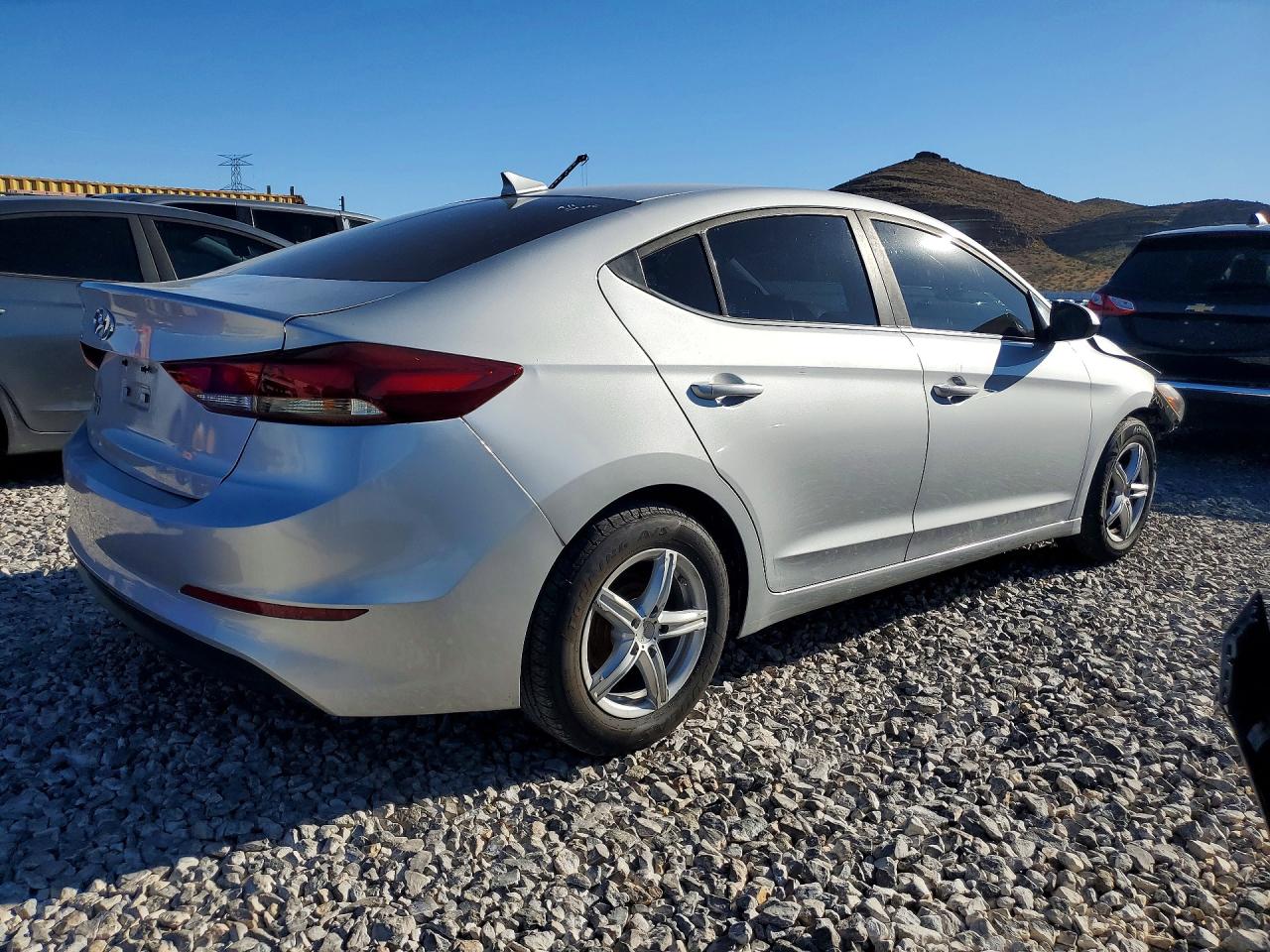 2017 HYUNDAI ELANTRA SE photo 3