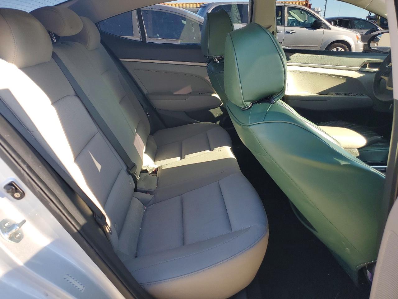 2017 HYUNDAI ELANTRA SE photo 10