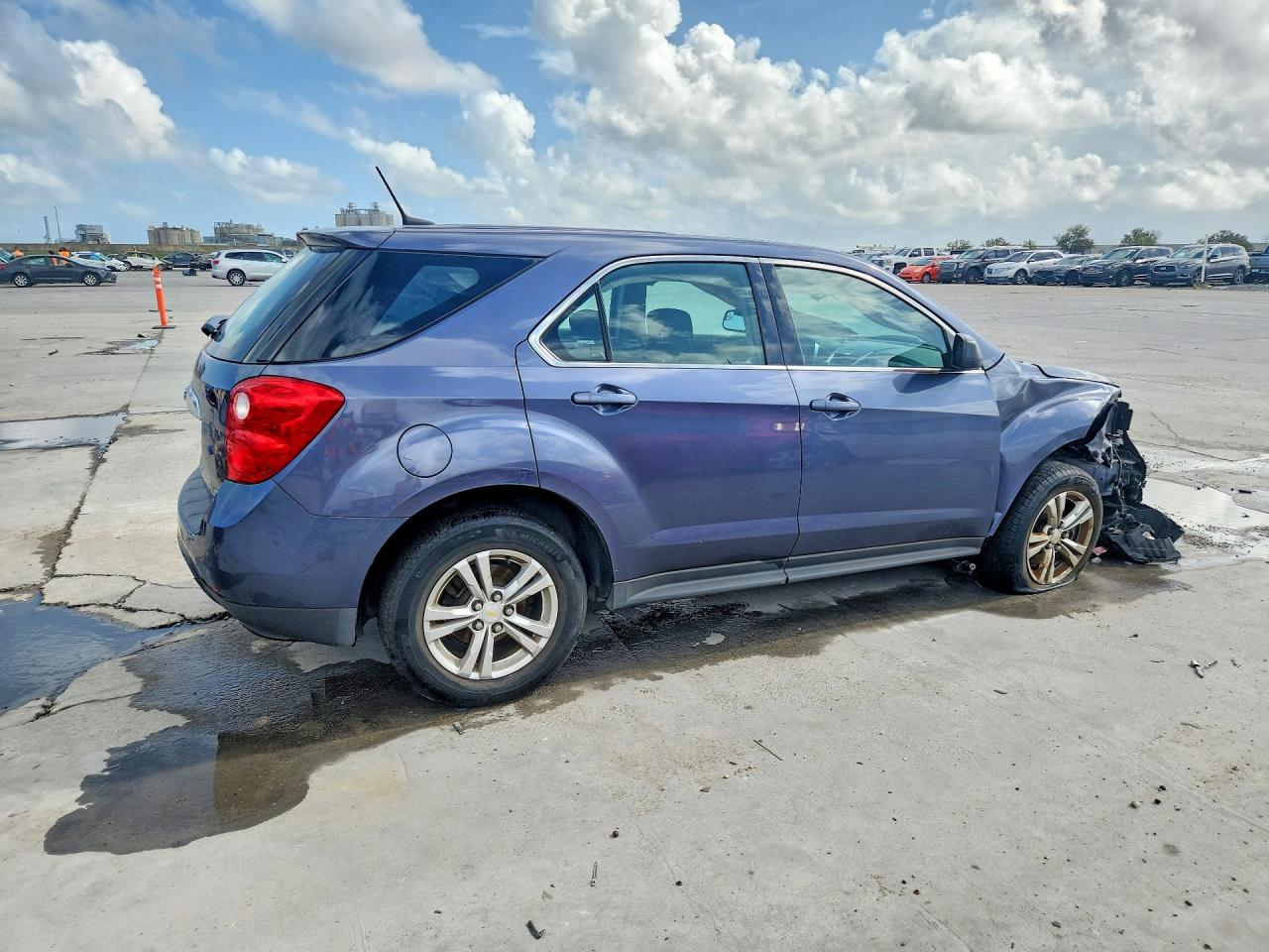 2013 CHEVROLET EQUINOX LS photo 3