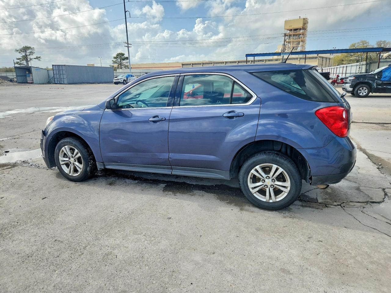 2013 CHEVROLET EQUINOX LS photo 2