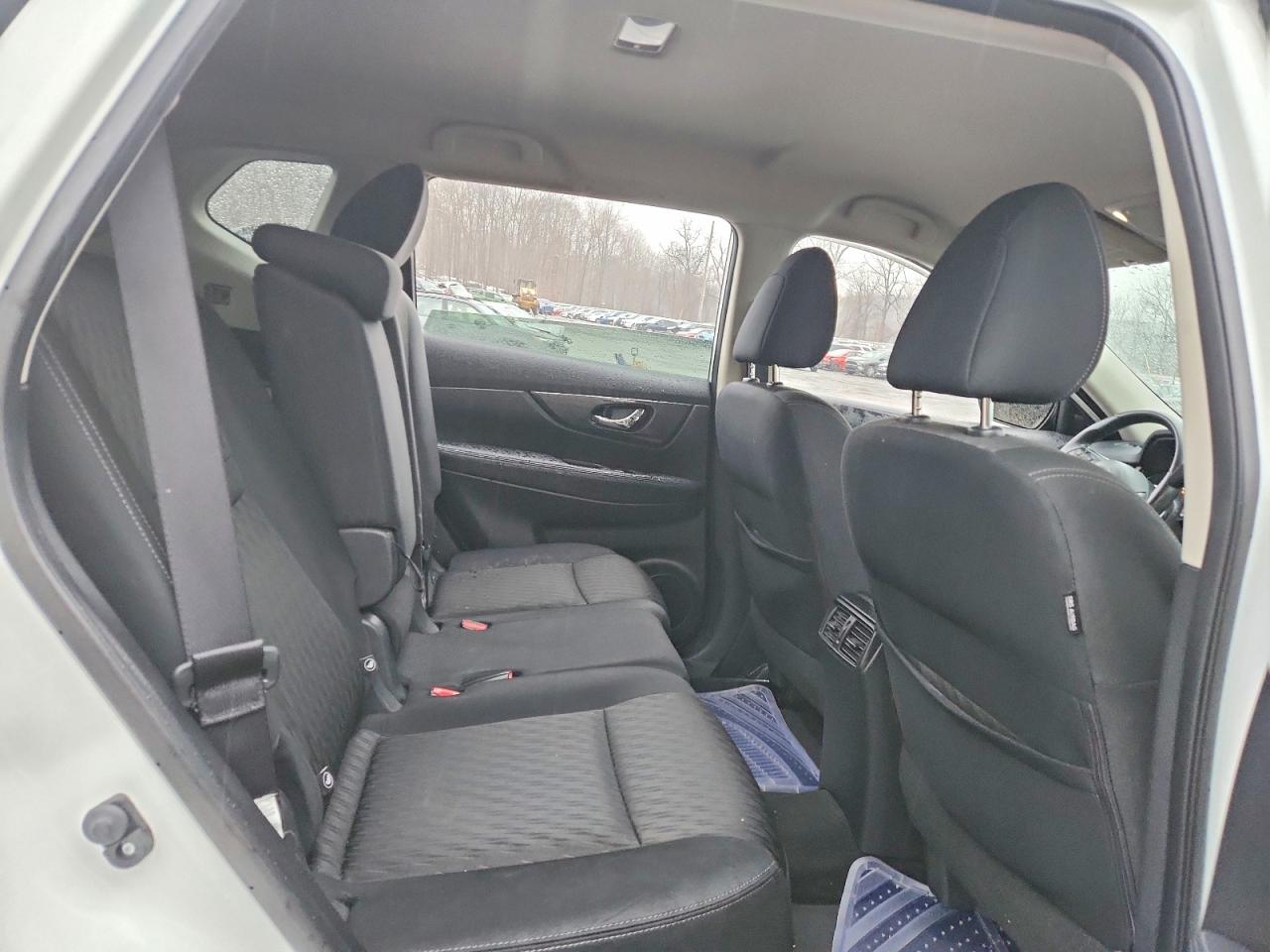 2019 NISSAN ROGUE SV photo 21