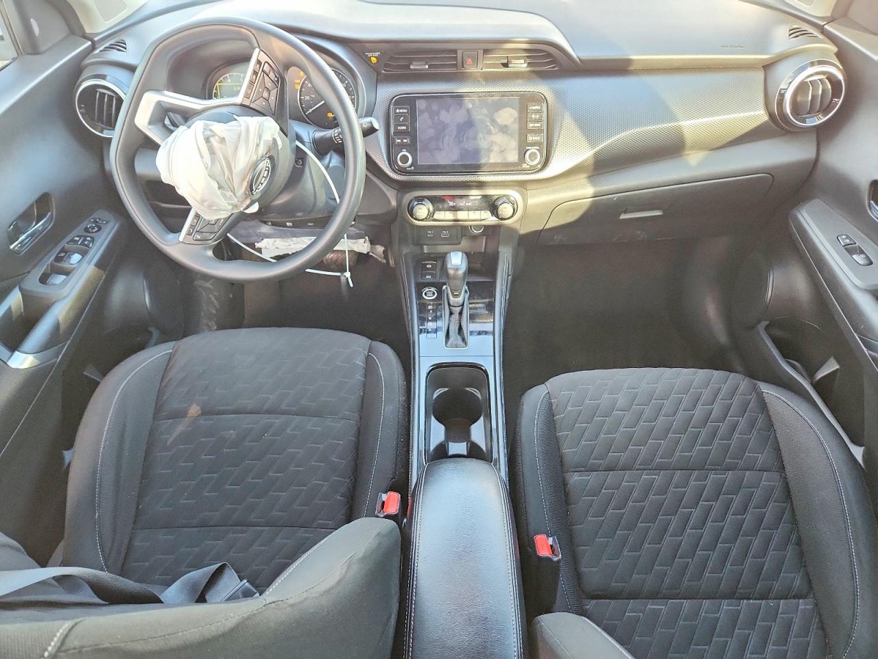 2022 NISSAN KICKS SV photo 8