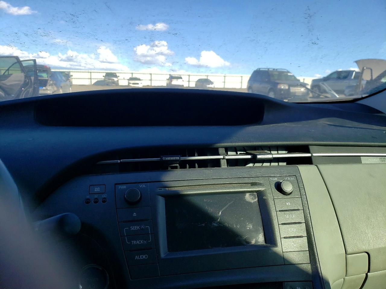2013 TOYOTA PRIUS TWO photo 17