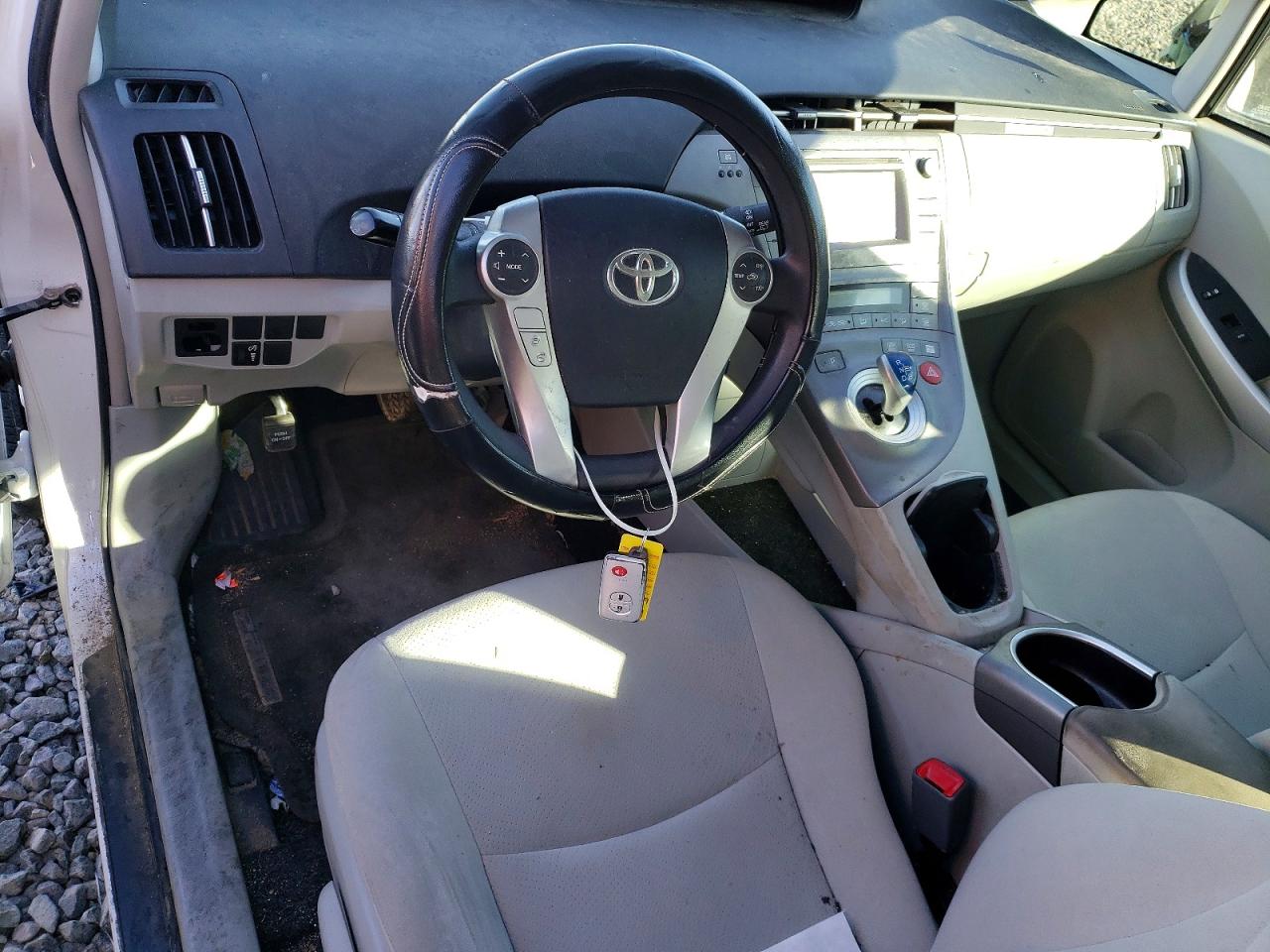 2013 TOYOTA PRIUS TWO photo 15