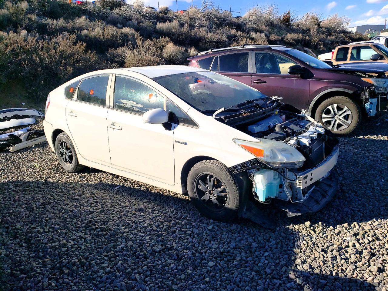 2013 TOYOTA PRIUS TWO photo 7