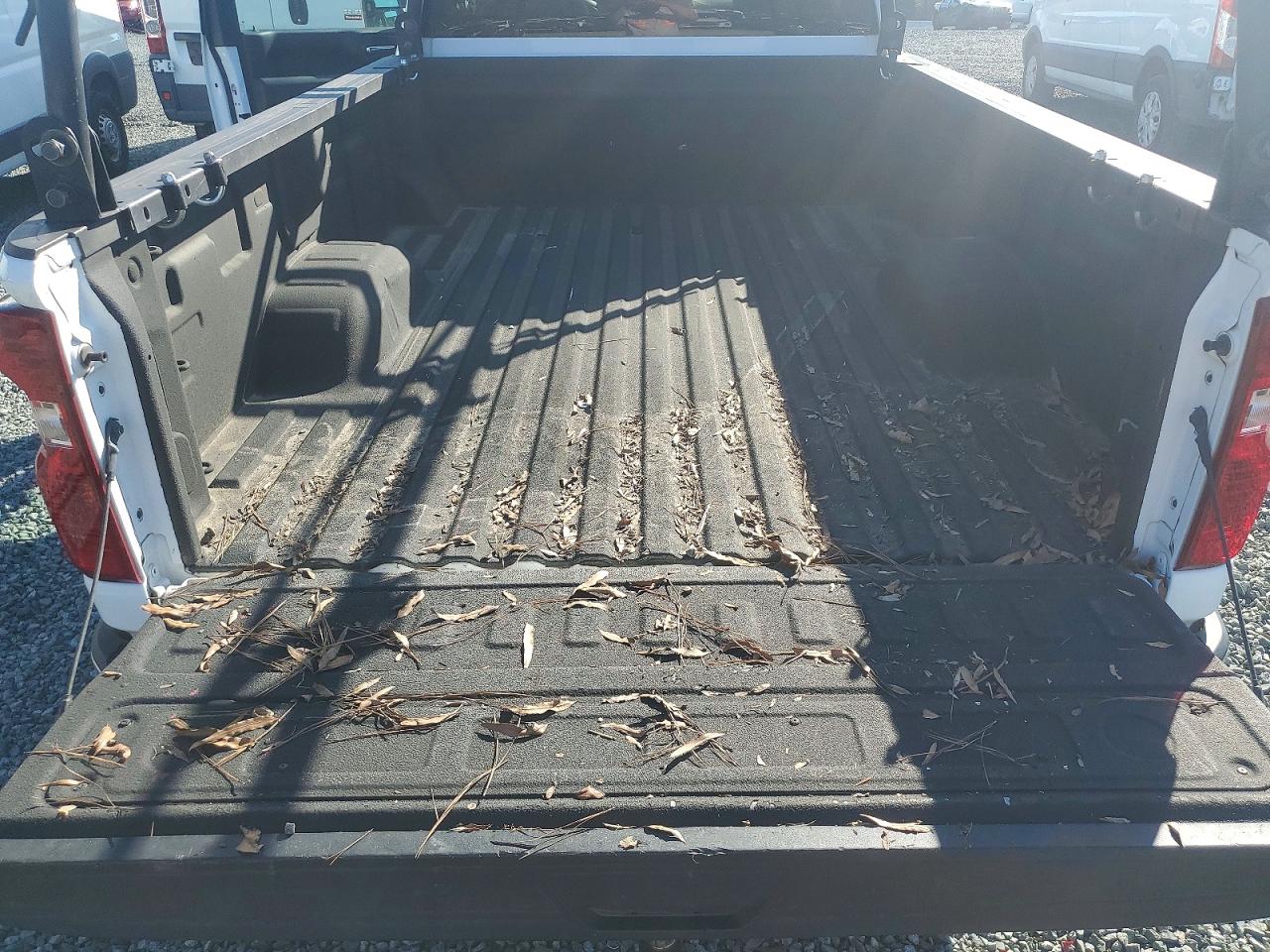 2024 CHEVROLET SILVERADO C2500 HEAVY DUTY photo 10