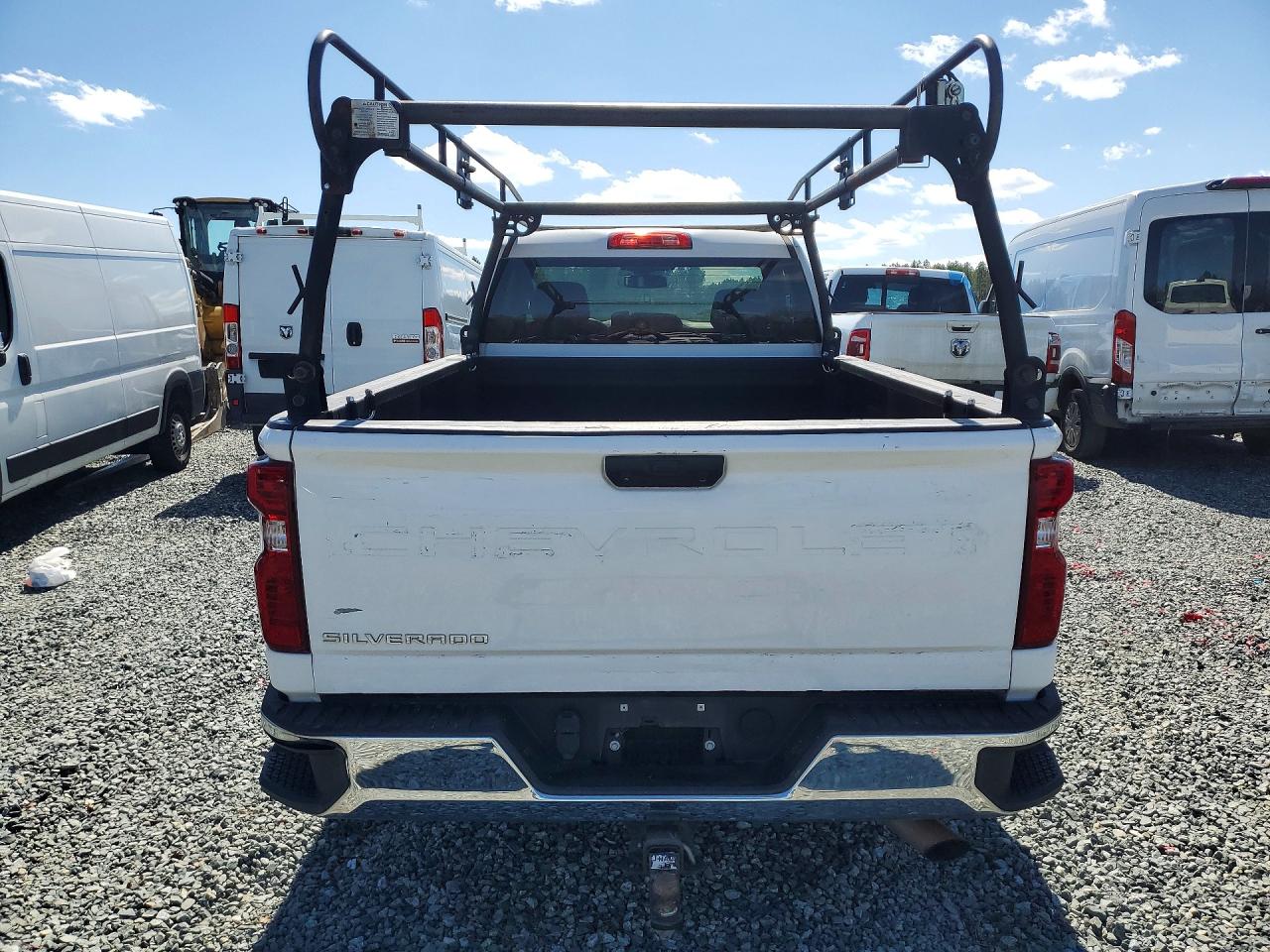 2024 CHEVROLET SILVERADO C2500 HEAVY DUTY photo 6